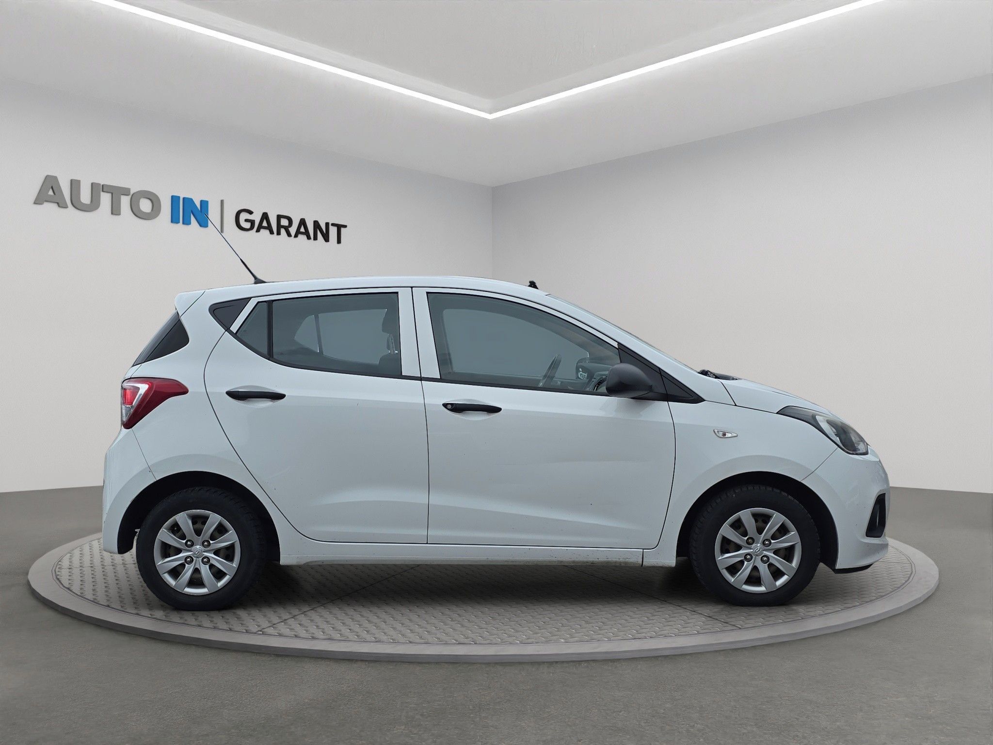 Hyundai i10, 1.0i 48kw, 1. maj, ČR, Serv. k - fotka 4
