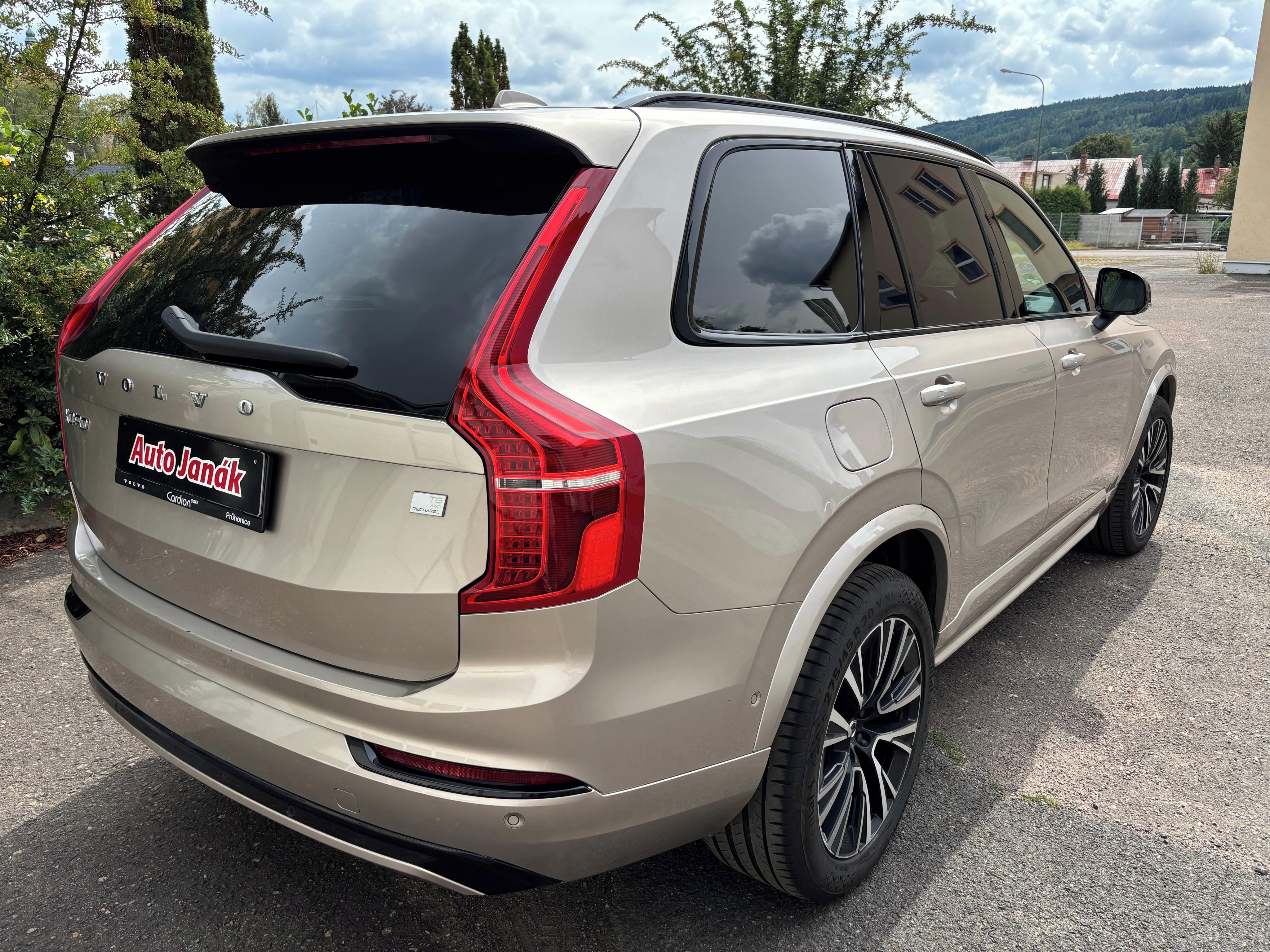 Volvo XC90, T8 AWD RECHARGE 7míst Plug-in - fotka 3