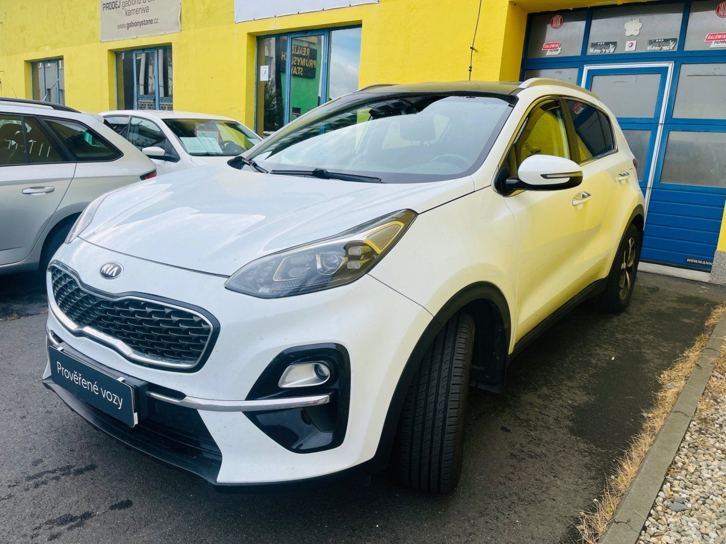 Kia Sportage, 1.6 TGDi BENZÍN NAJ JEN 71 TIS - fotka 3