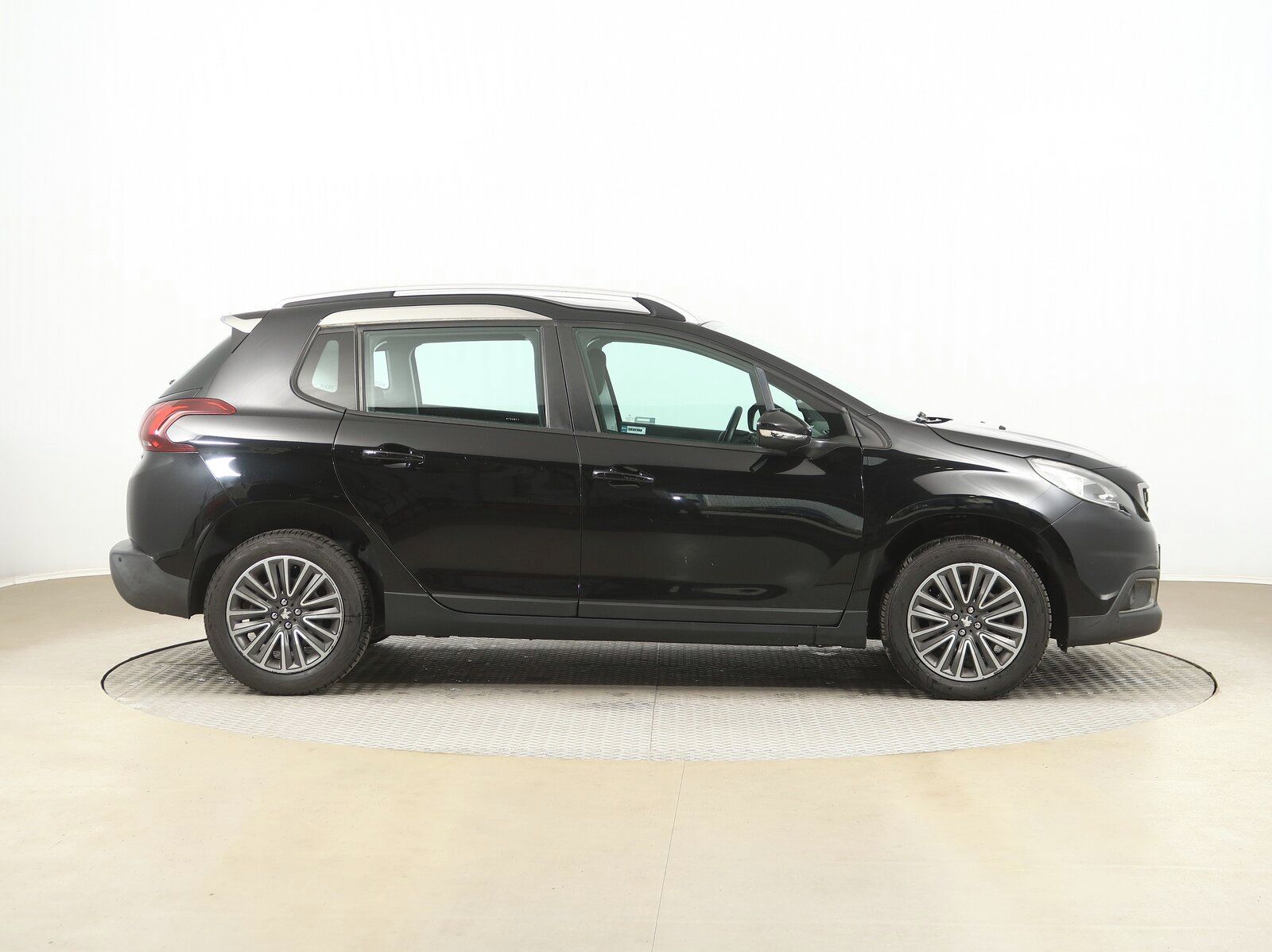 Peugeot 2008, 1.2 PureTech, Automat - fotka 6