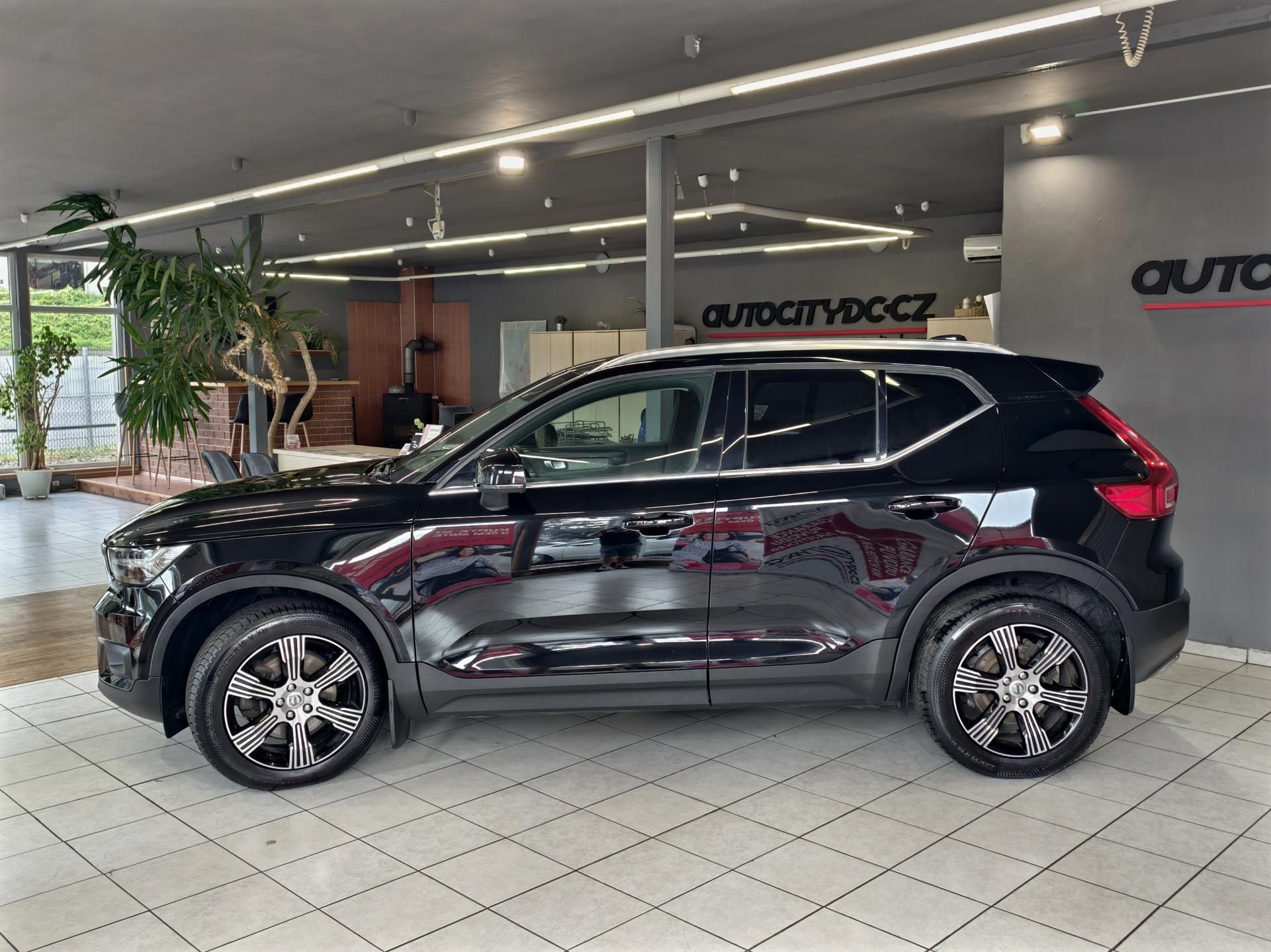 Volvo XC40, D4 140kW AWD, INSCRIPTION, DPH - fotka 4
