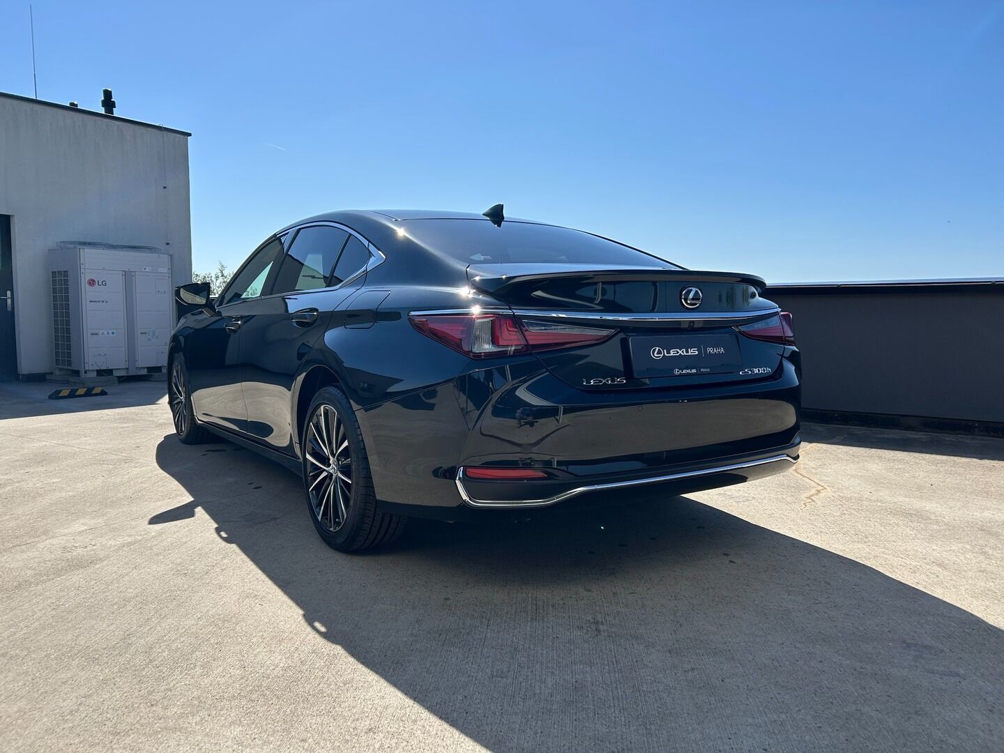 Lexus ES, 300h 2.5 HEV BUSINESS EDITION - fotka 2