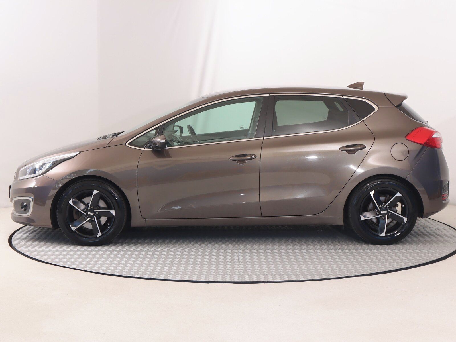 Kia Cee´d, 1.6 GDI, Serv.kniha - fotka 3