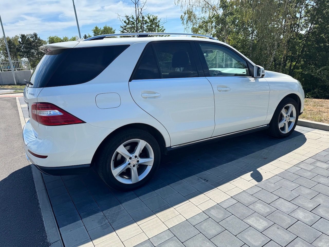Mercedes-Benz ML, 350D, 4 MATIC - fotka 5