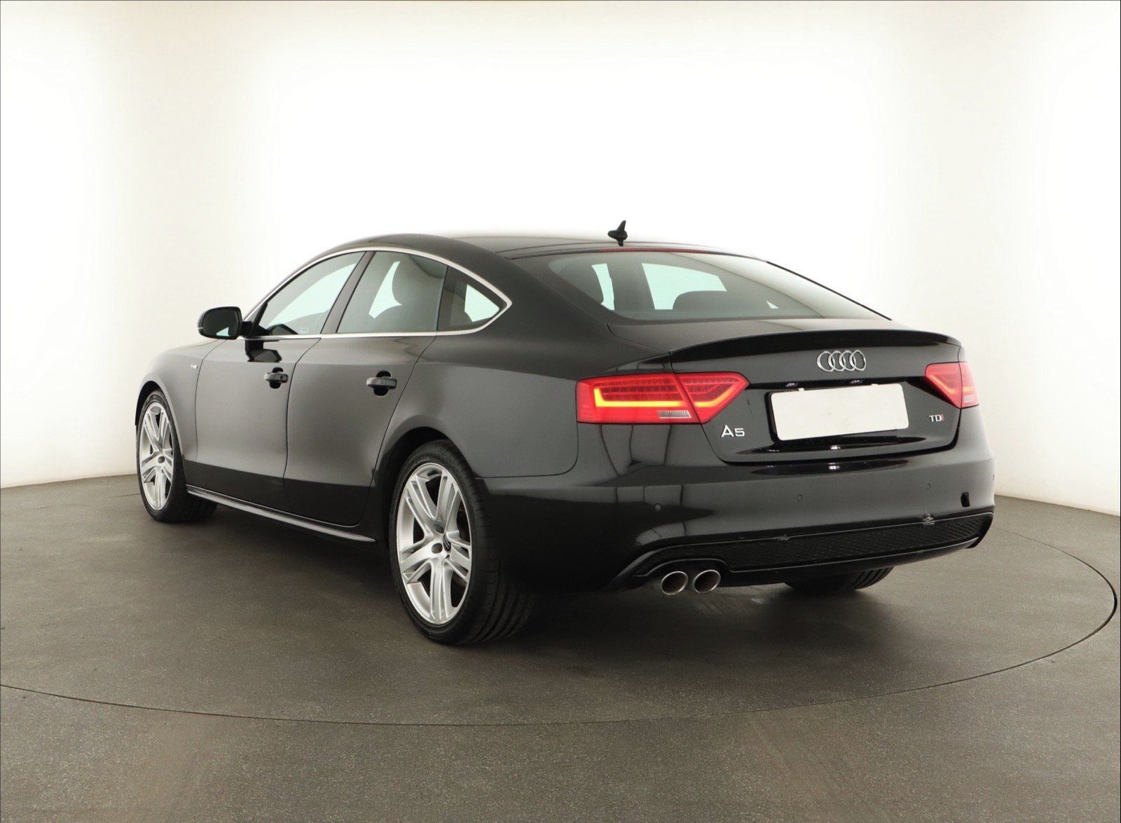 Audi A5, 2.0 TDI, S-Line, Kůže, Navi - fotka 4