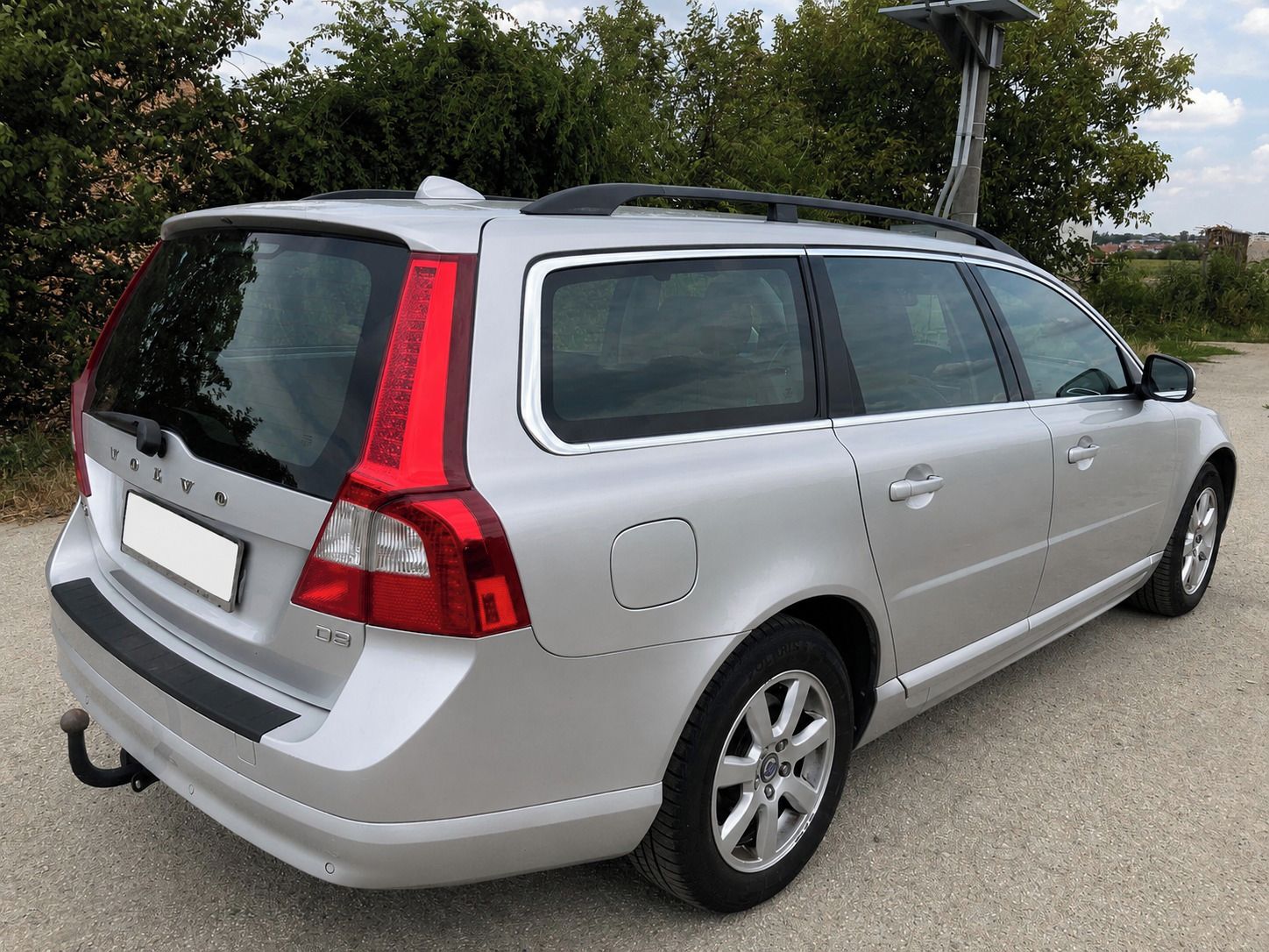 Volvo V70, D3,r.v. 2011,naj.249 tis.km - fotka 2
