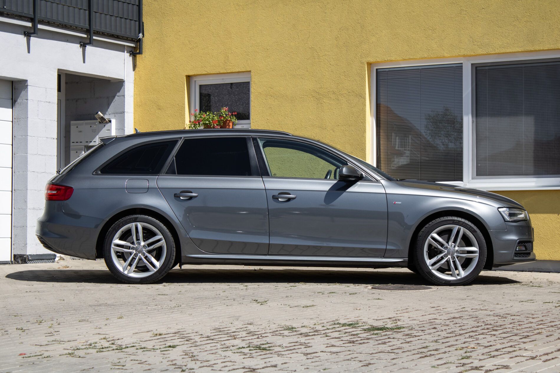 Audi A4 Avant - fotka 4