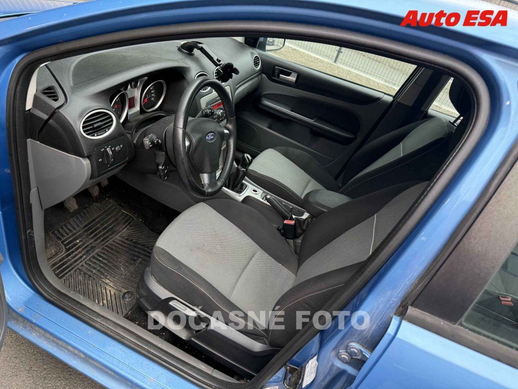 Ford Focus, 1.6i,ČR - fotka 3