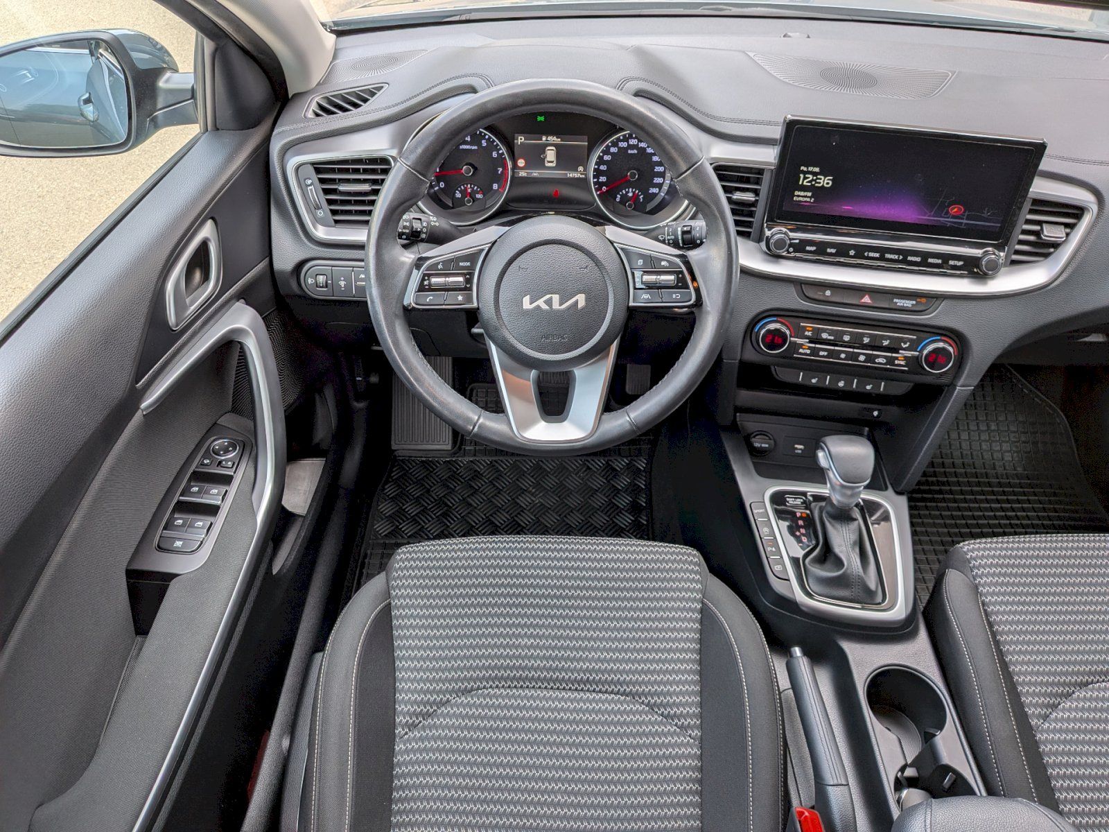 Kia Cee´d, 1.5 T-GDi  103kW TOP 7DCT - fotka 5