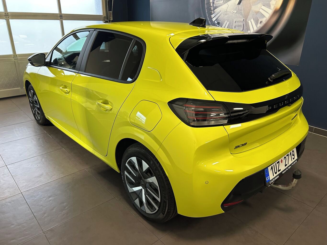 Peugeot 208, BUSINESS Hybrid 110 e-DCS6 - fotka 2