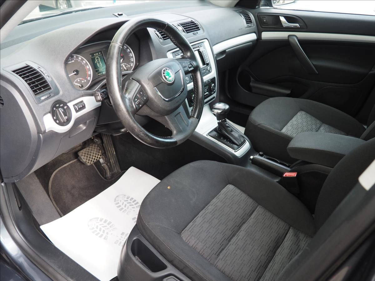 Škoda Octavia, 1,6 TDI AUT  Ambition - fotka 5
