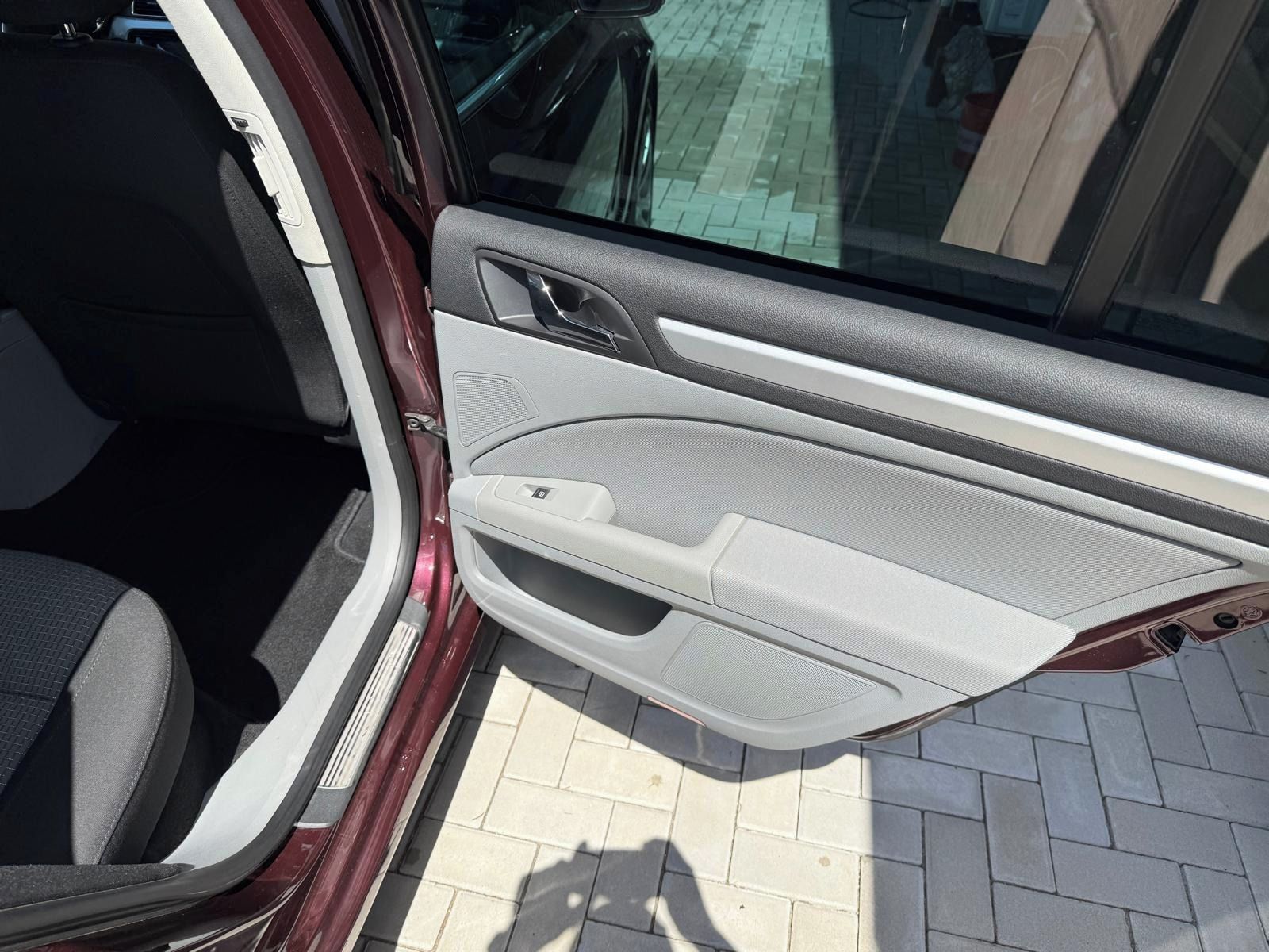 Škoda Superb - fotka 6