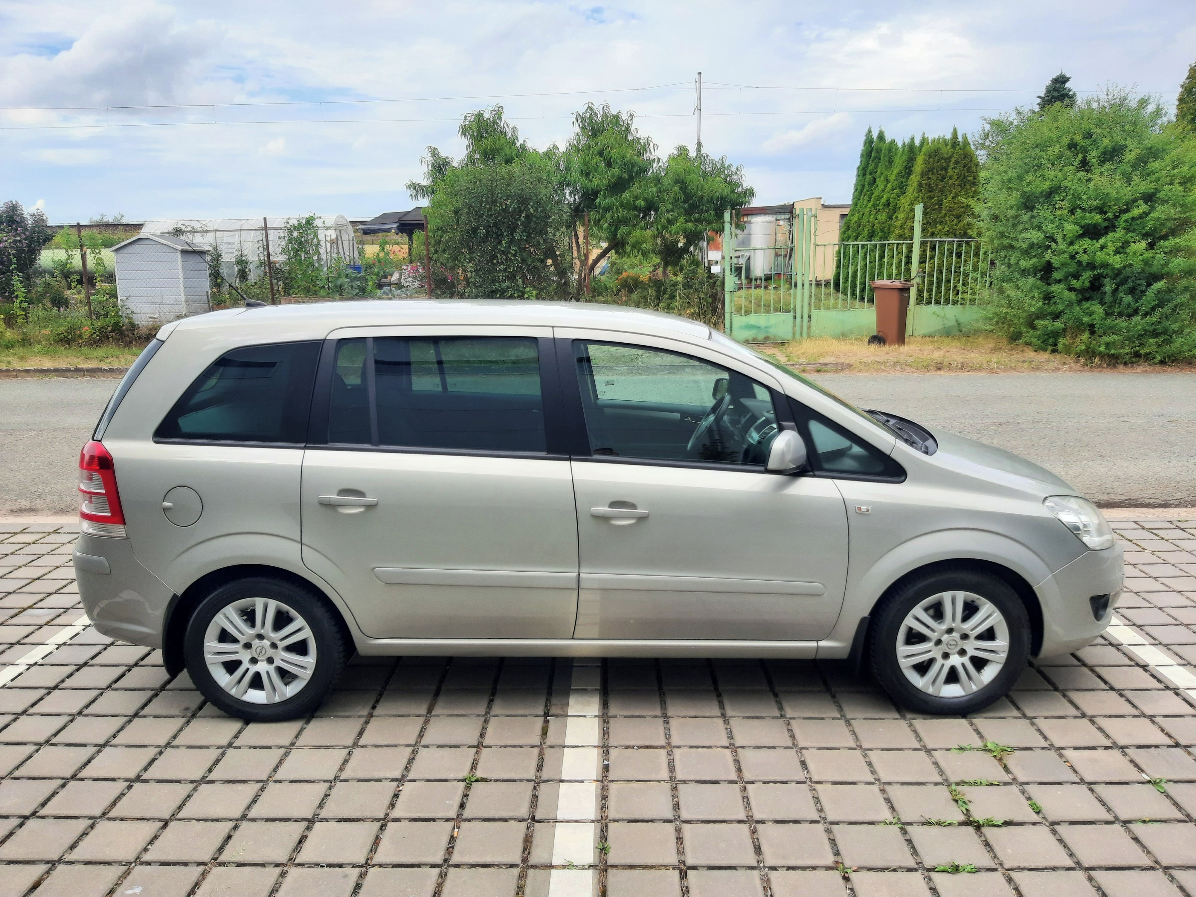 Opel Zafira, 1.8i 103kW, 7 míst, NOVÉ ČR - fotka 6