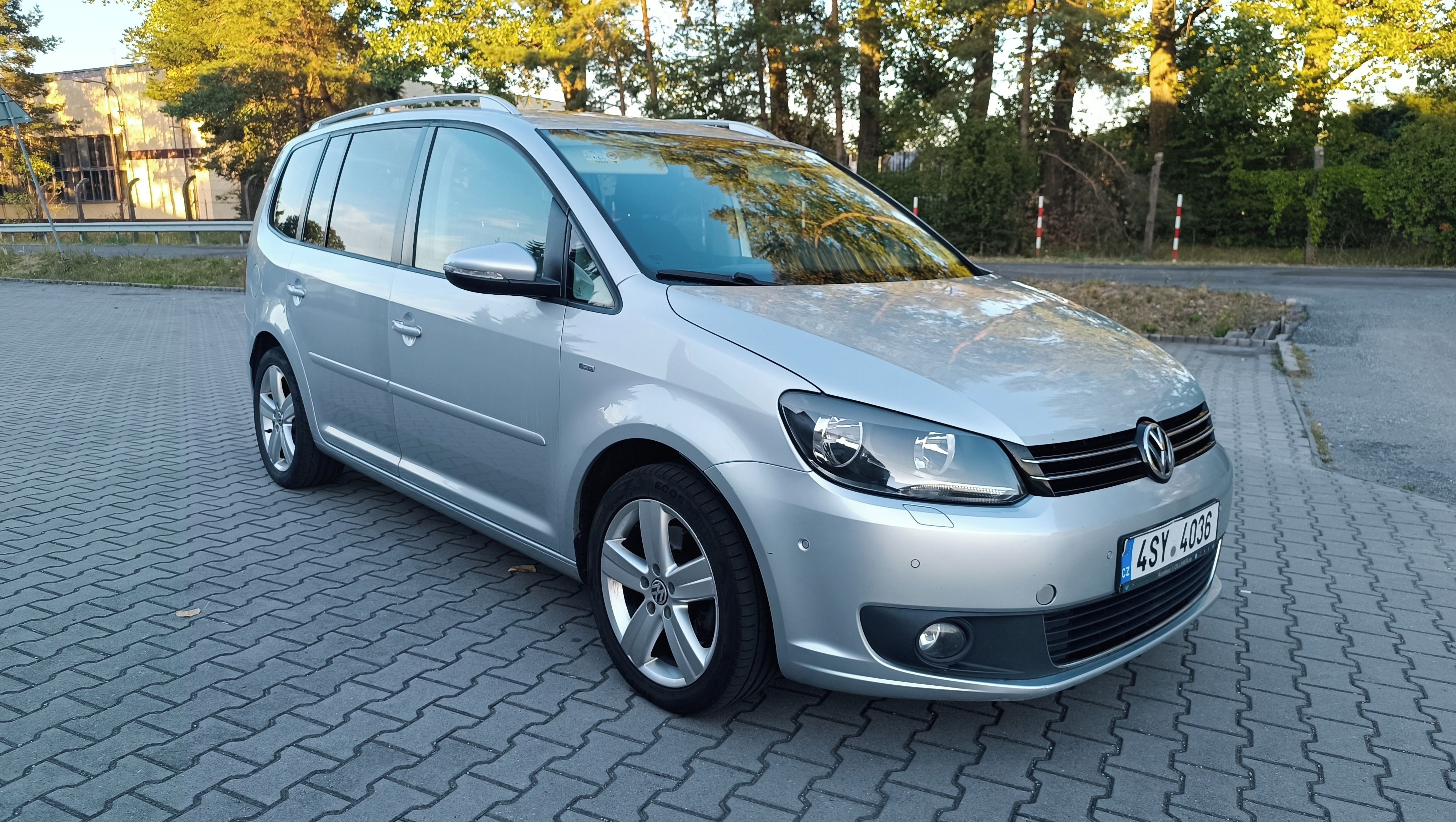 Volkswagen Touran, 2,0 TDi Automat, Ser. Historie - fotka 6
