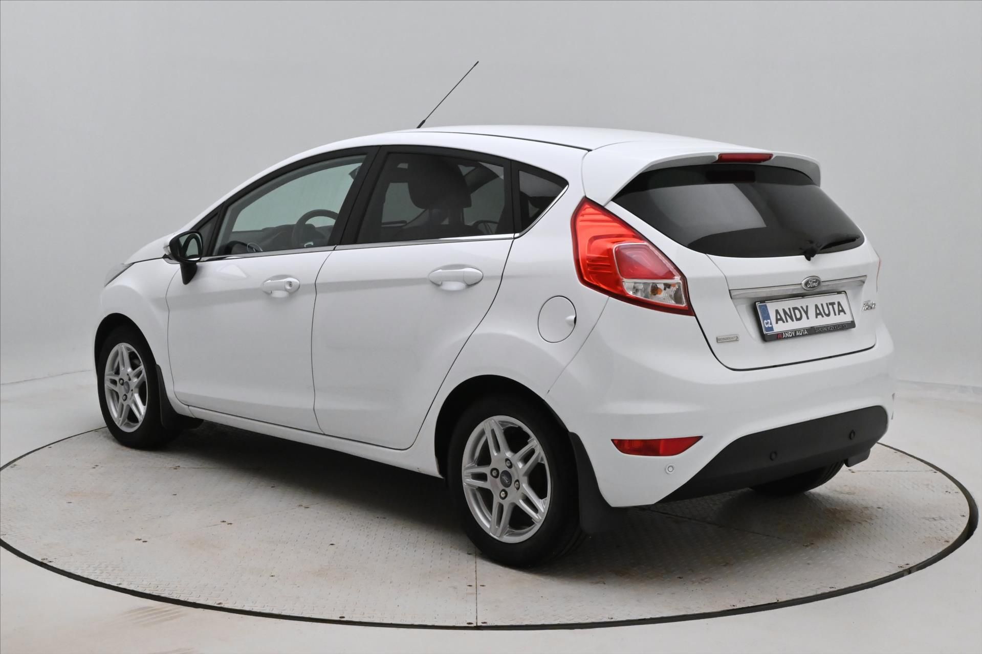 Ford Fiesta, 1,0 EcoBoost 74 kW Titanium - fotka 5