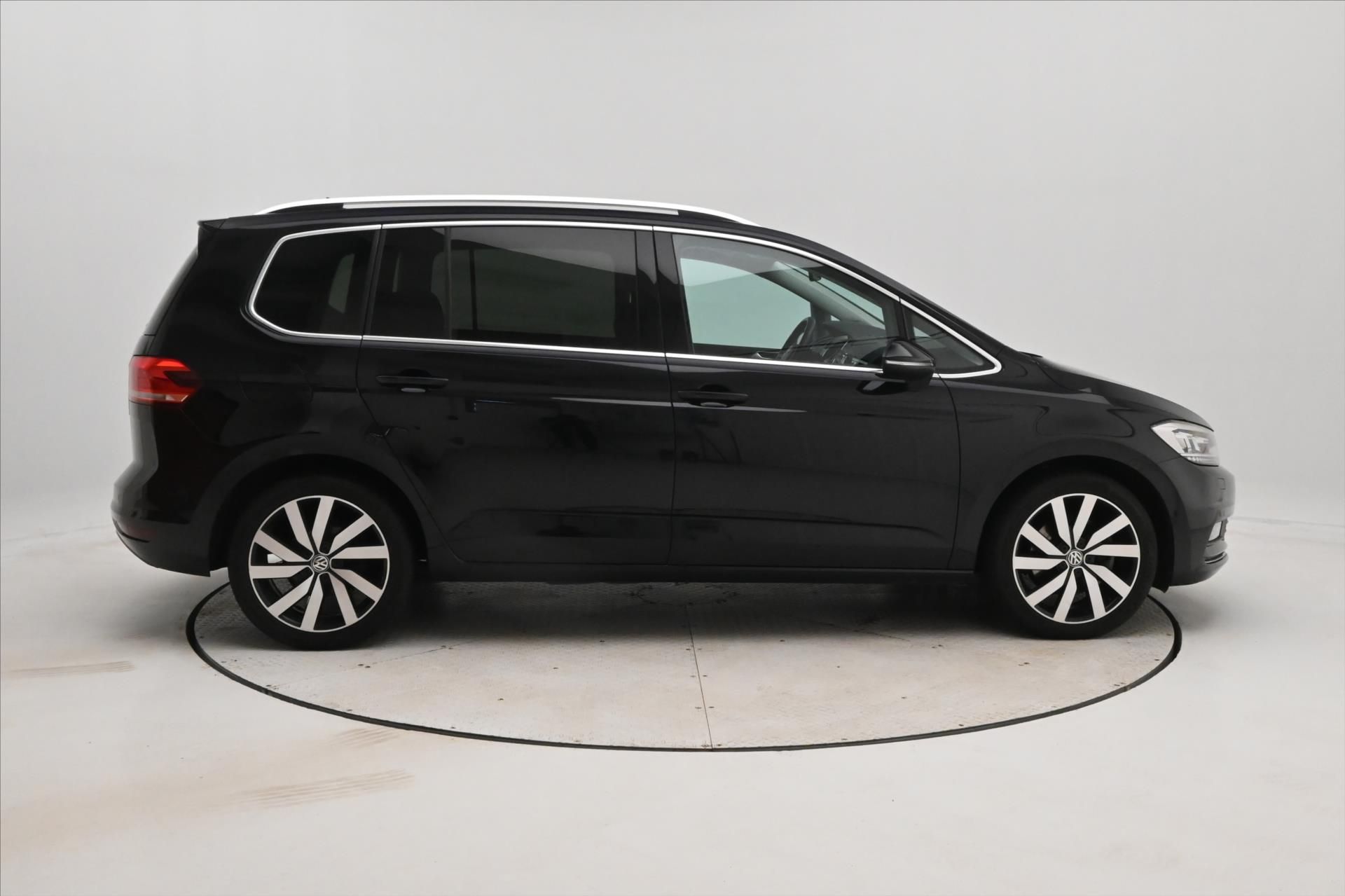 Volkswagen Touran, 2,0 TDI 110 kW DSG Highline 7m - fotka 4
