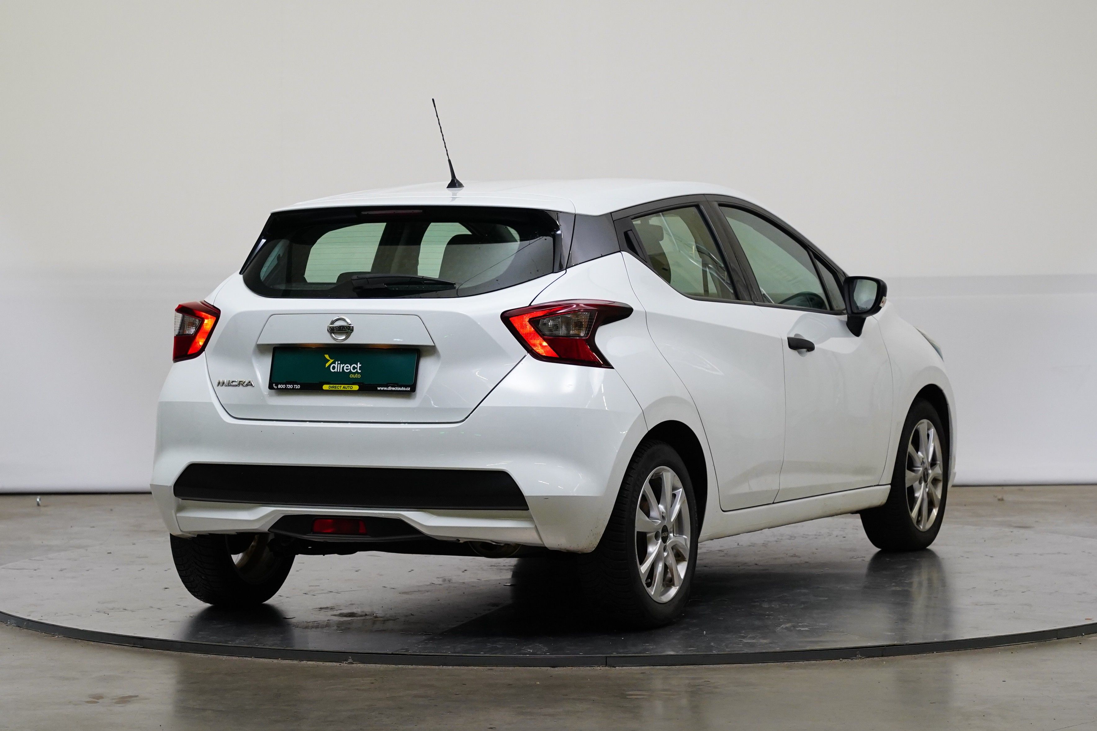 Nissan Micra, 1.0 i 52 kW Visia Plus - fotka 2
