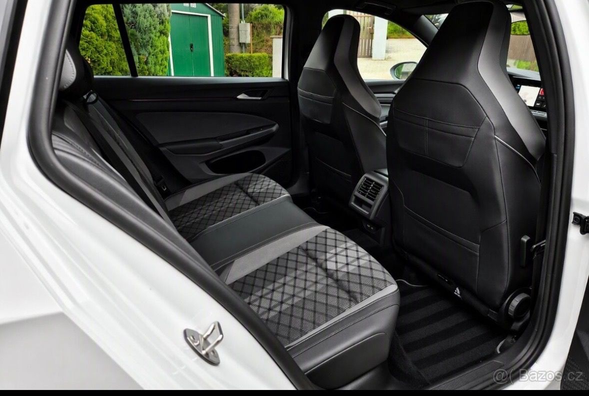 Volkswagen Golf, VW Golf 8 R Line 2.0 TDI 110kw - fotka 6