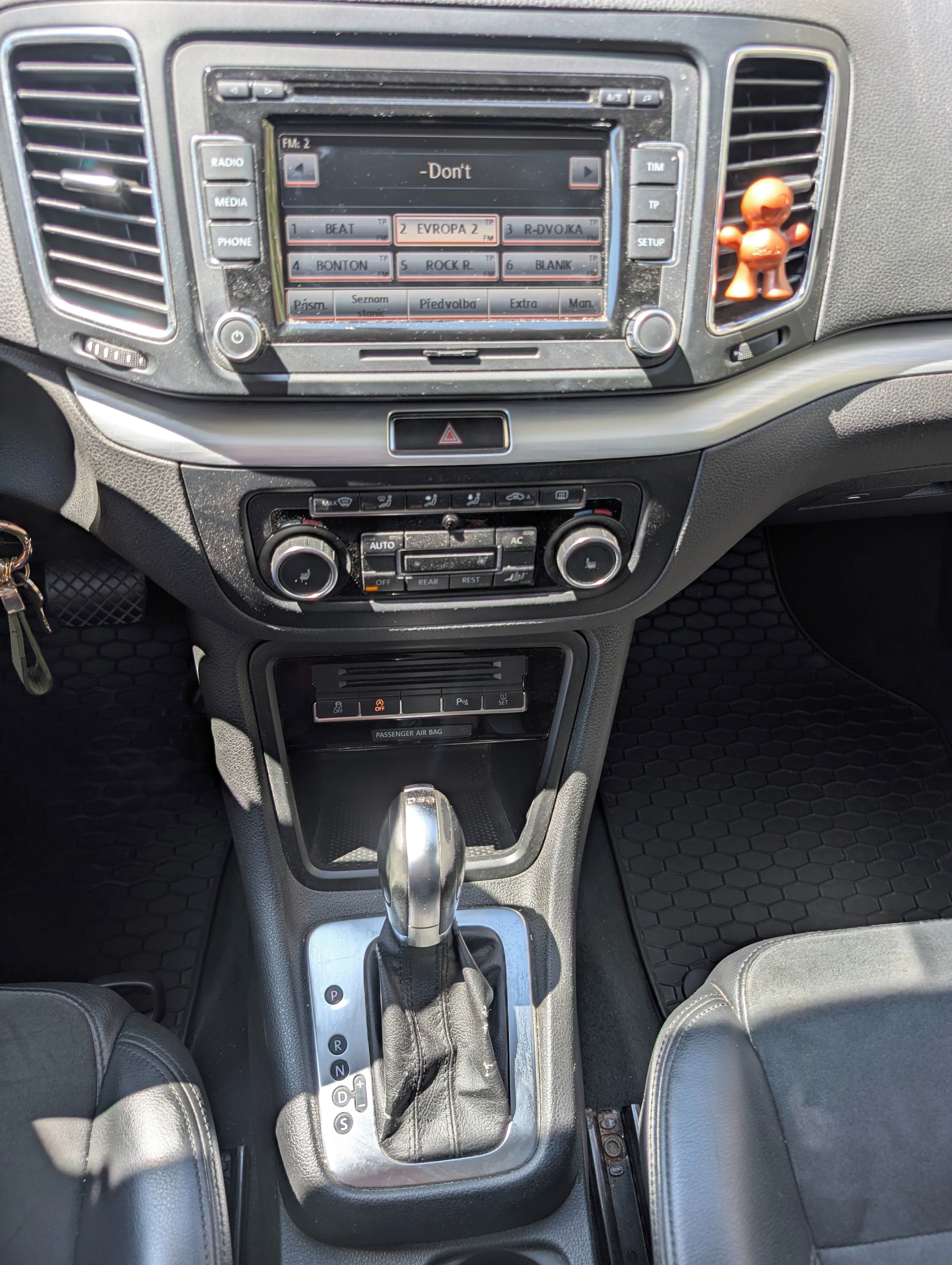 Volkswagen Sharan, 2.0 TDi, DSG, tažné, servis - fotka 6