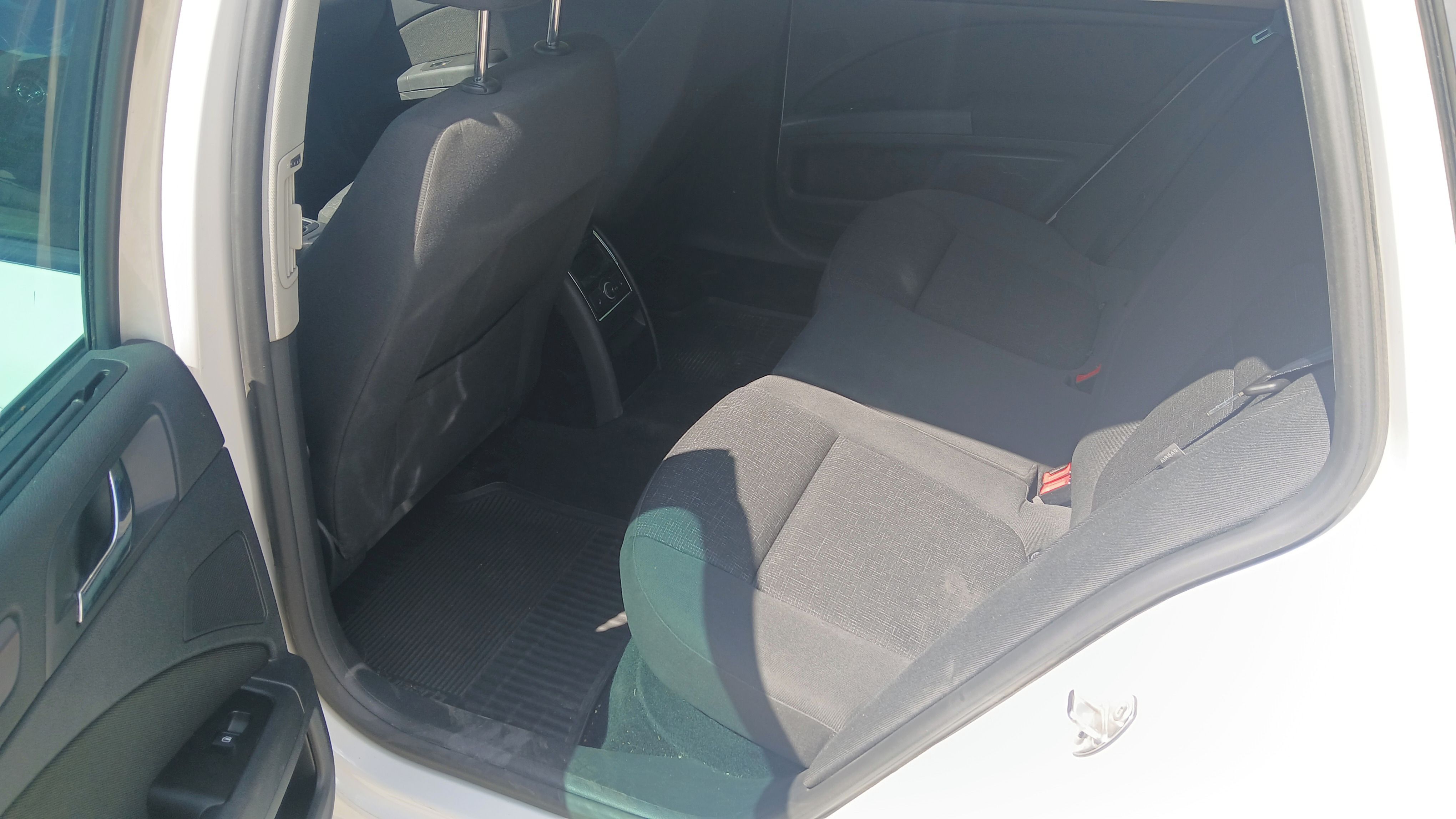 Škoda Superb, 2,0 TDI 4x4 combi - fotka 2