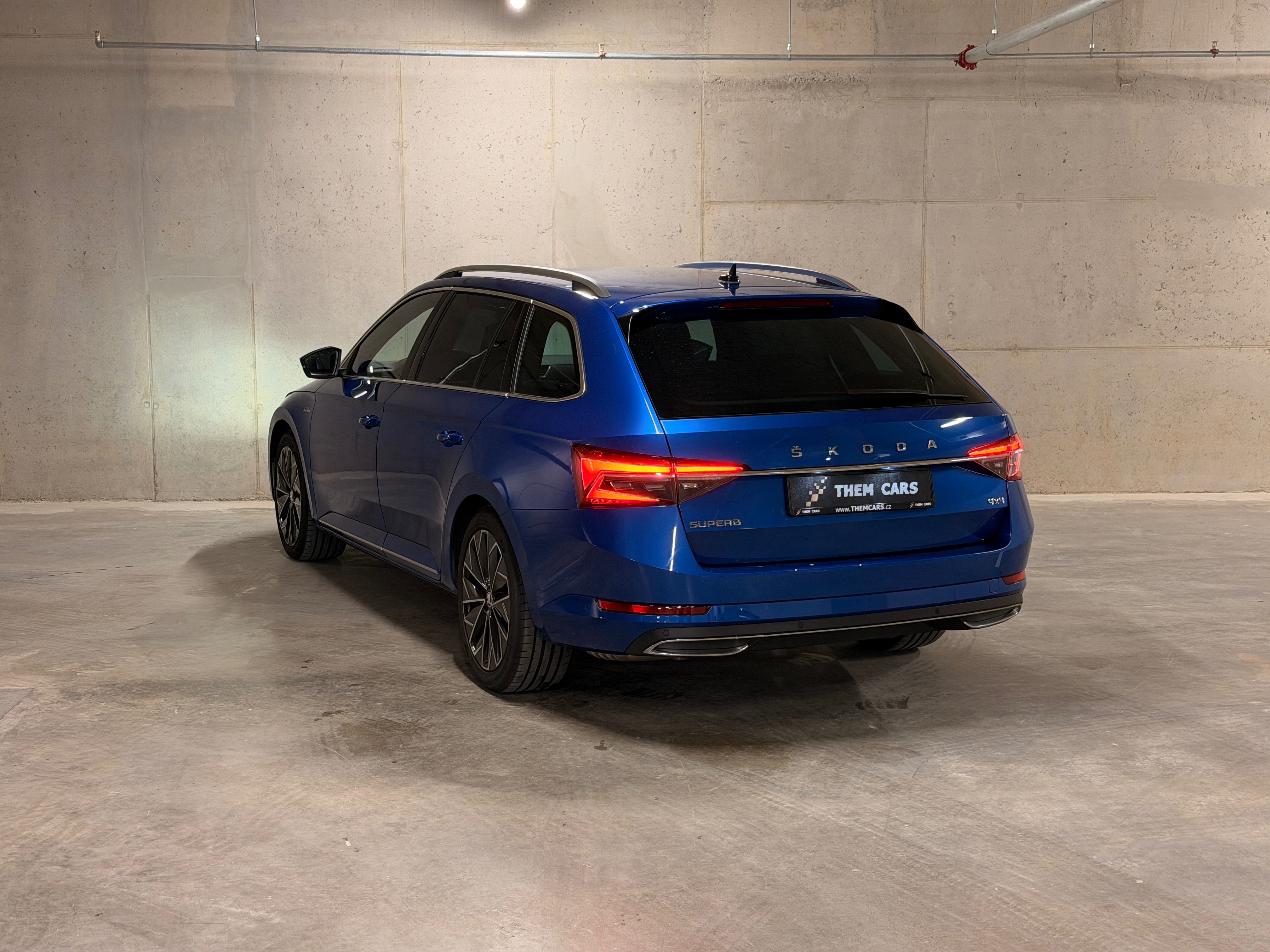Škoda Superb, L&K 2.0 TDI 147 kW/4x4/BROWN - fotka 2