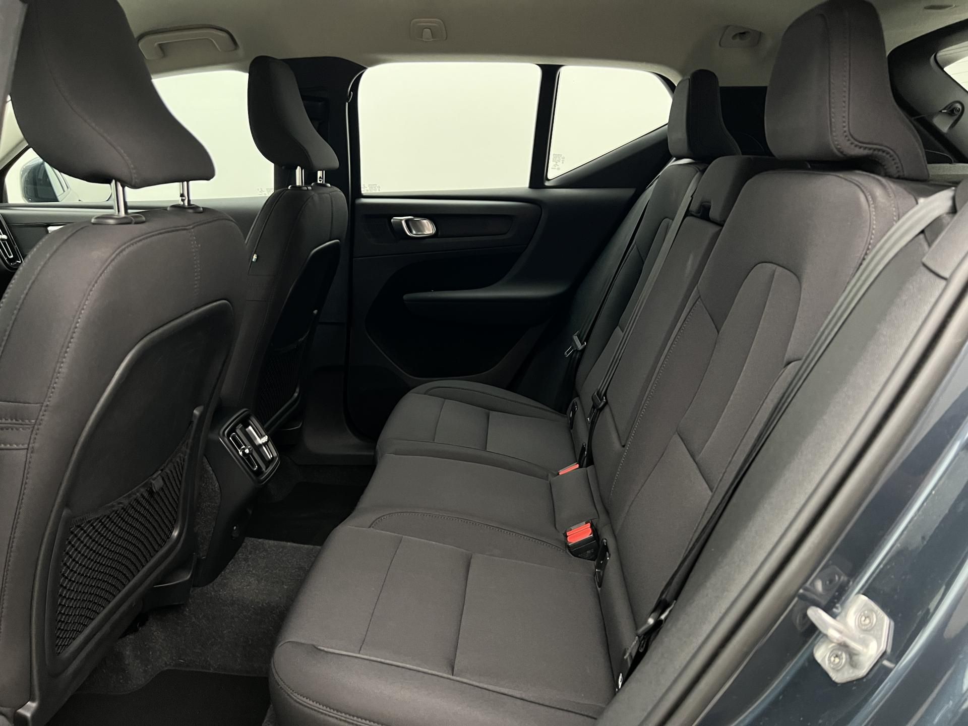 Volvo XC40, D3 MOMENTUM PRO MAN - fotka 6