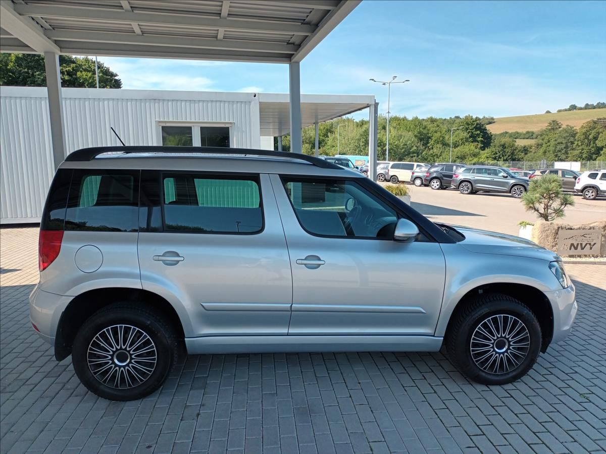 Škoda Yeti, 1,2 TSI,77KW,SERVIS,PANO,TAŽNÉ - fotka 4