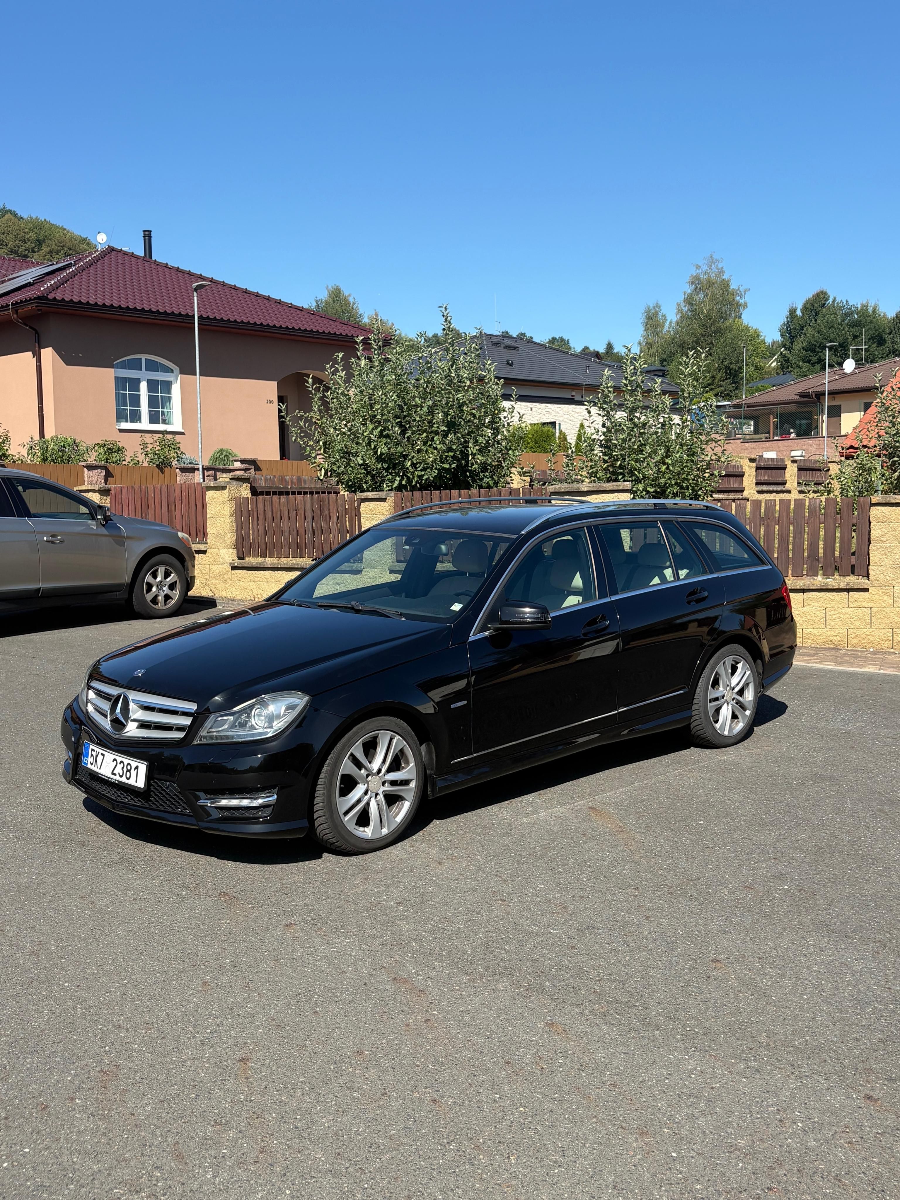 Mercedes-Benz Třídy C, C250, CDI 4MATIC - fotka 4