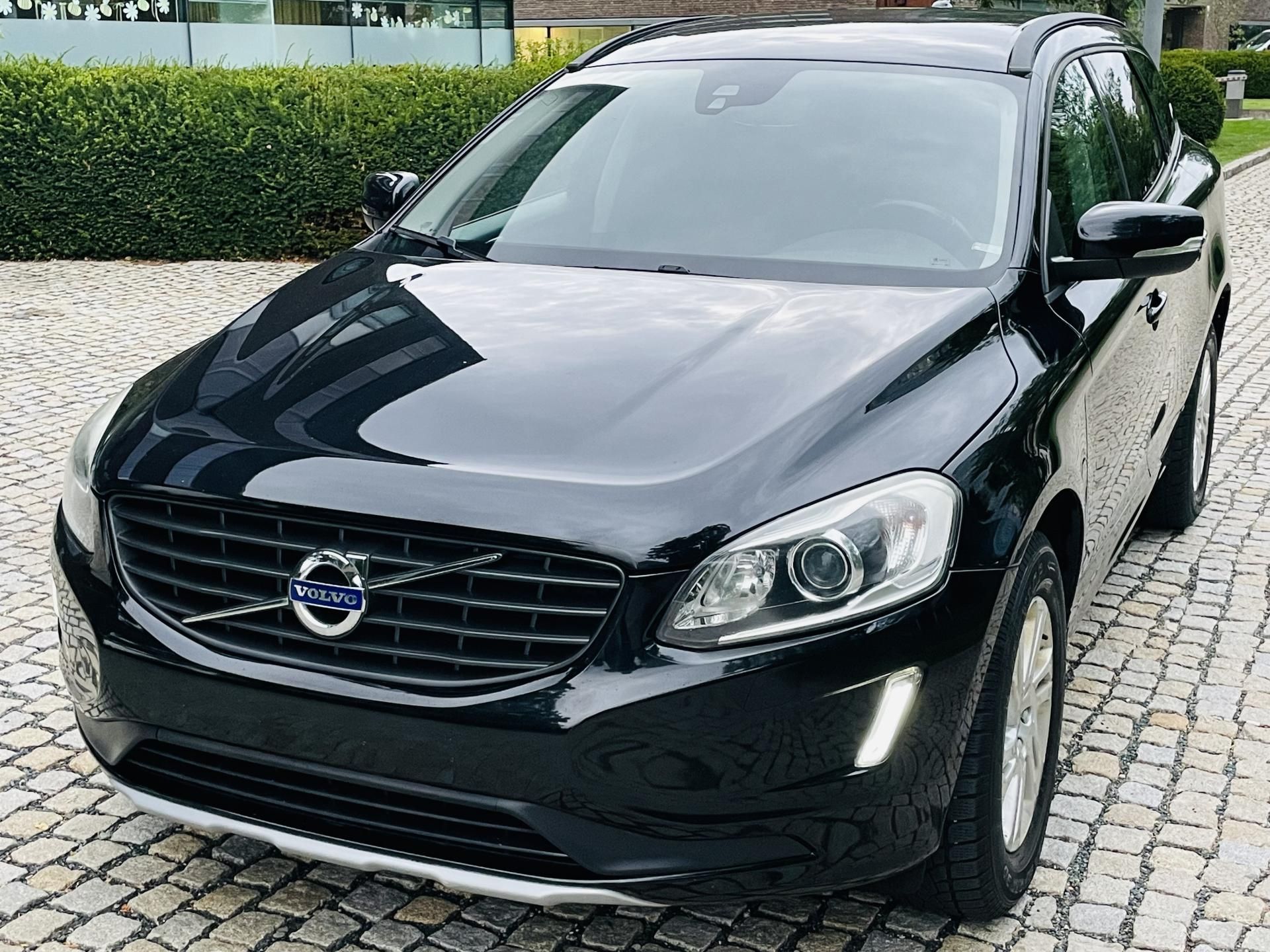 Volvo XC60, 2.4D 4x4 AUT SERVISKA TAŽNÉ - fotka 4