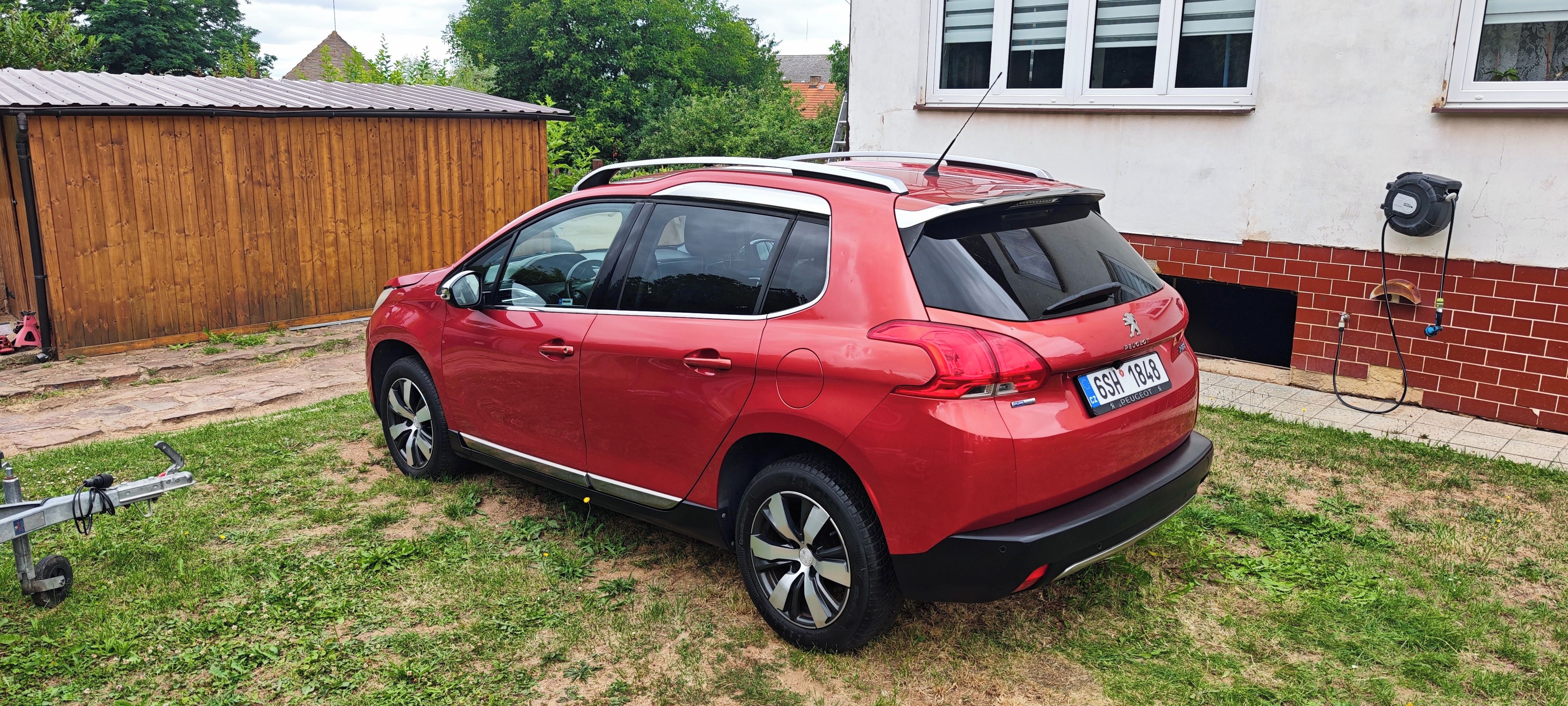 Peugeot 2008, Peugeot 2008 1.2 PurTech 81kw - fotka 4