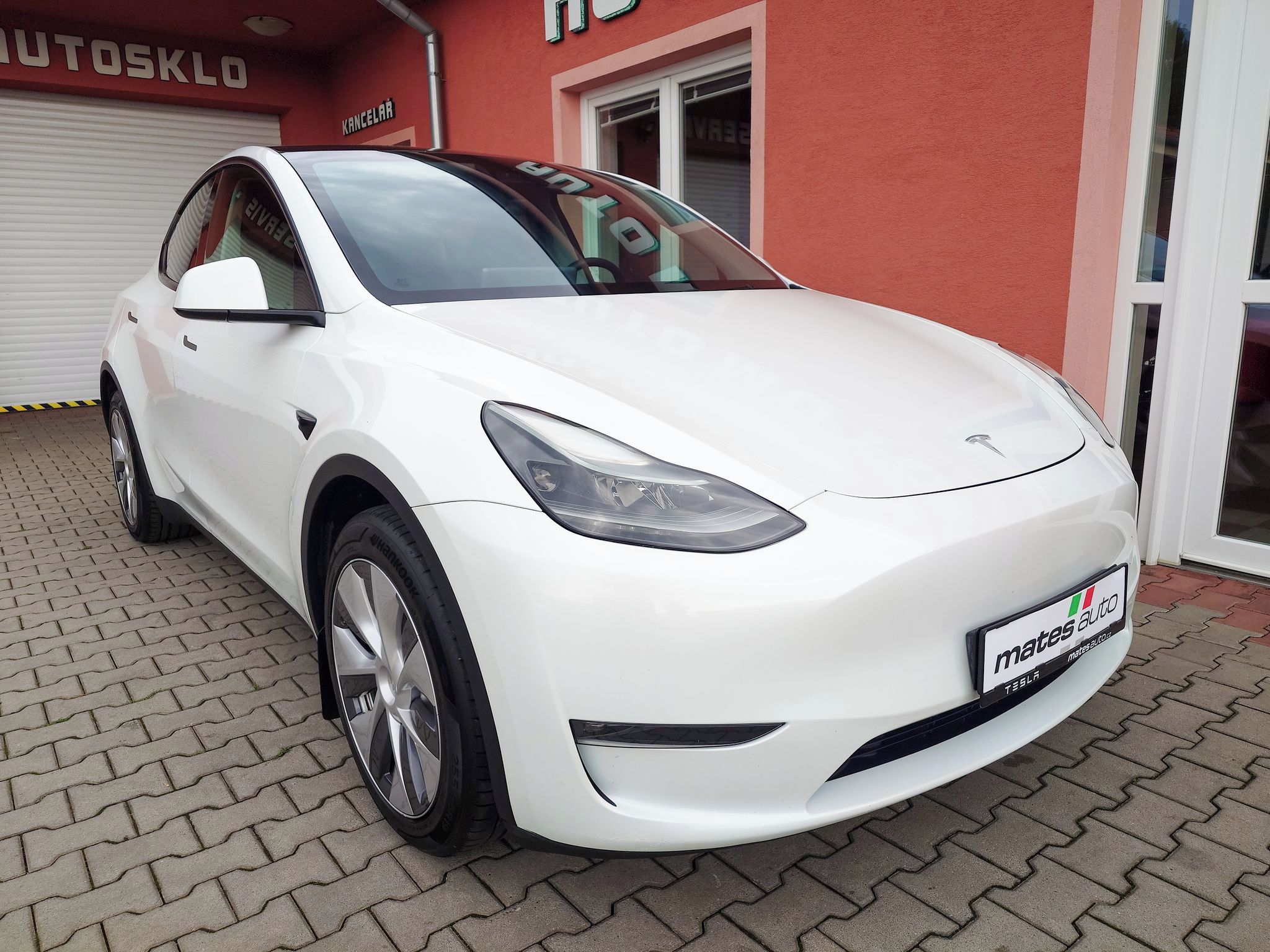 Tesla Model Y, Long Range Dual Motor 378 kW S - fotka 5