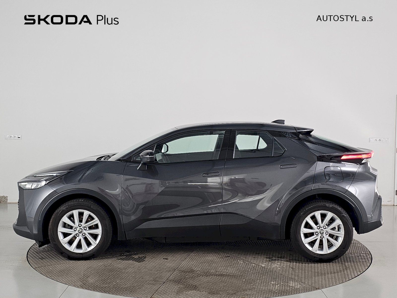 Toyota C-HR, 2.0 164kW PHEV CVT Comfort PLU - fotka 3