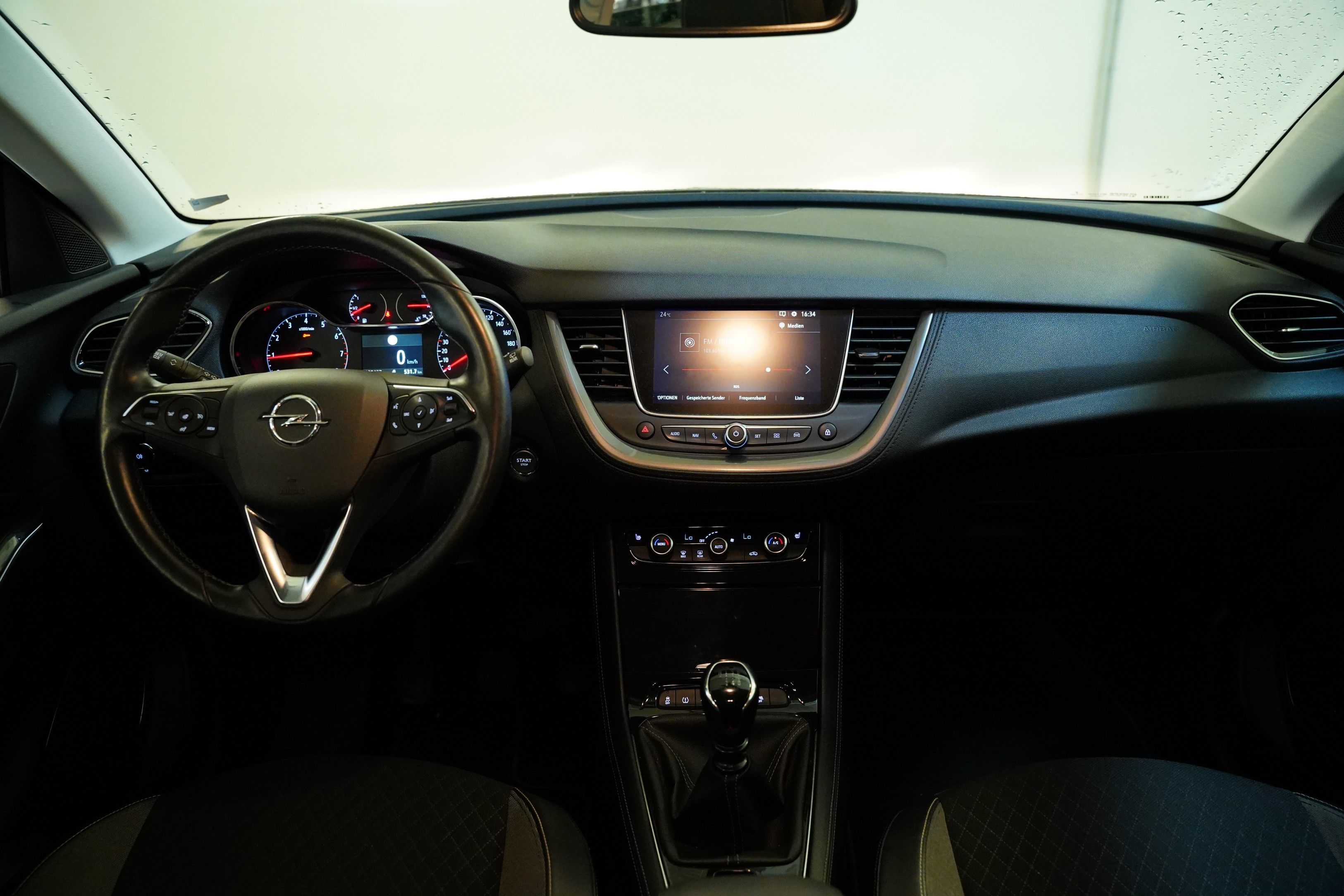 Opel Grandland X, 1.2 Turbo 96 kW Dynamic - fotka 5