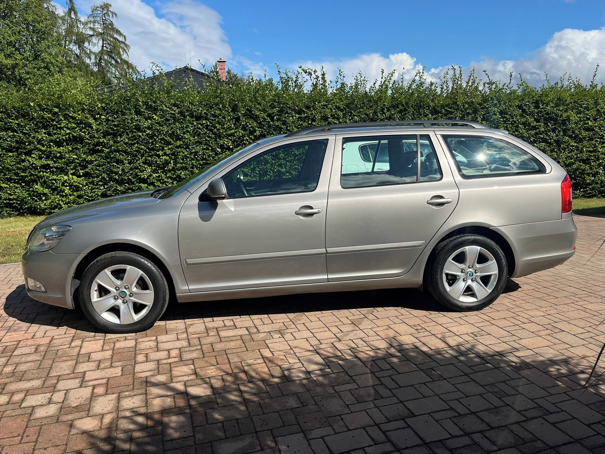 Škoda Octavia, 1.4 TSI Elegance Šíbr Xenon - fotka 4