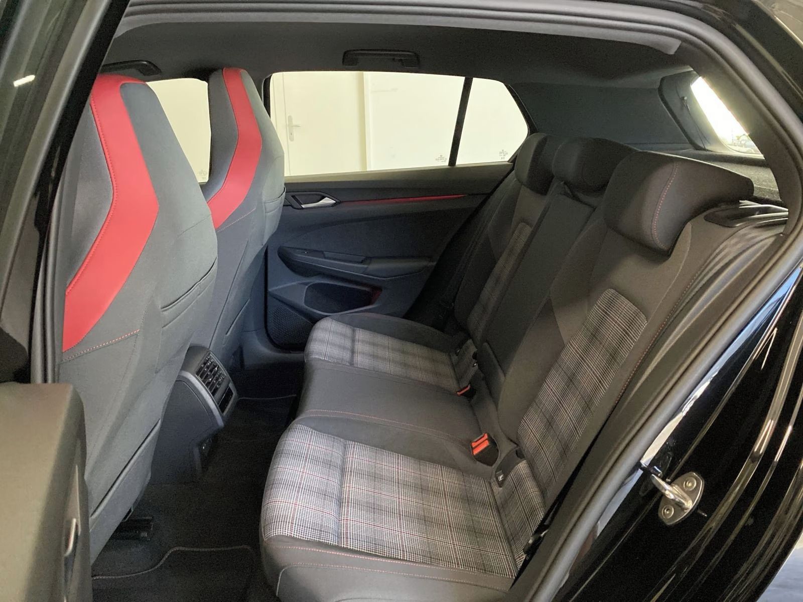 Volkswagen Golf, VIII GTI 2.0 TSI*Navi*Led*DAB* - fotka 5