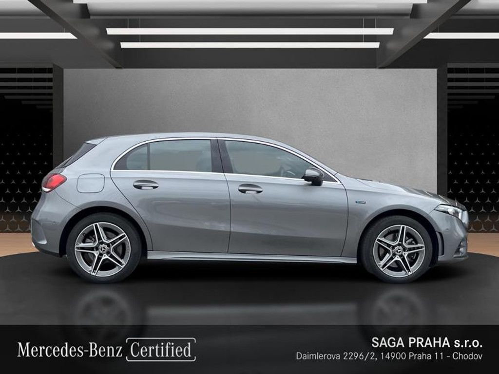 Mercedes-Benz Třídy A, A-Třída 250e AMG Line - fotka 3