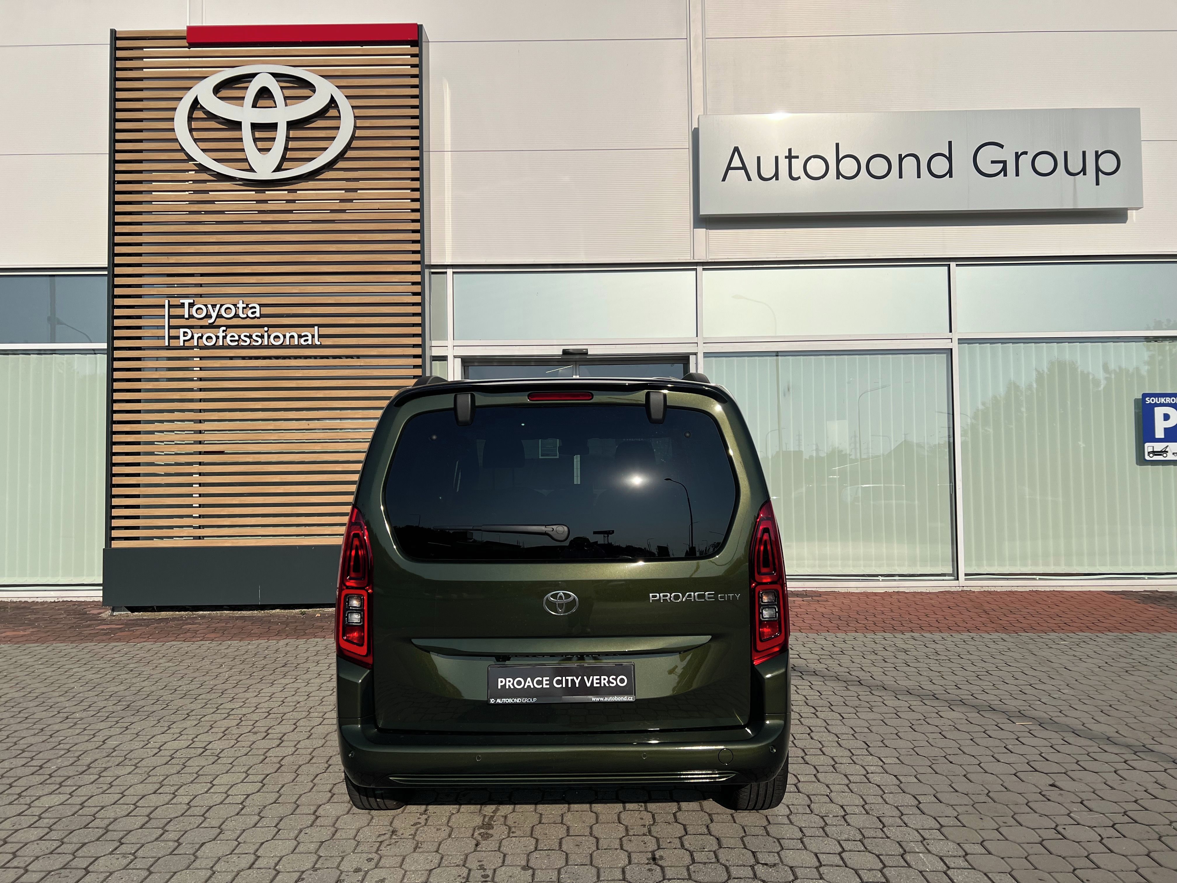 Toyota Proace City Verso, 1.2T Family 5S Short - fotka 5