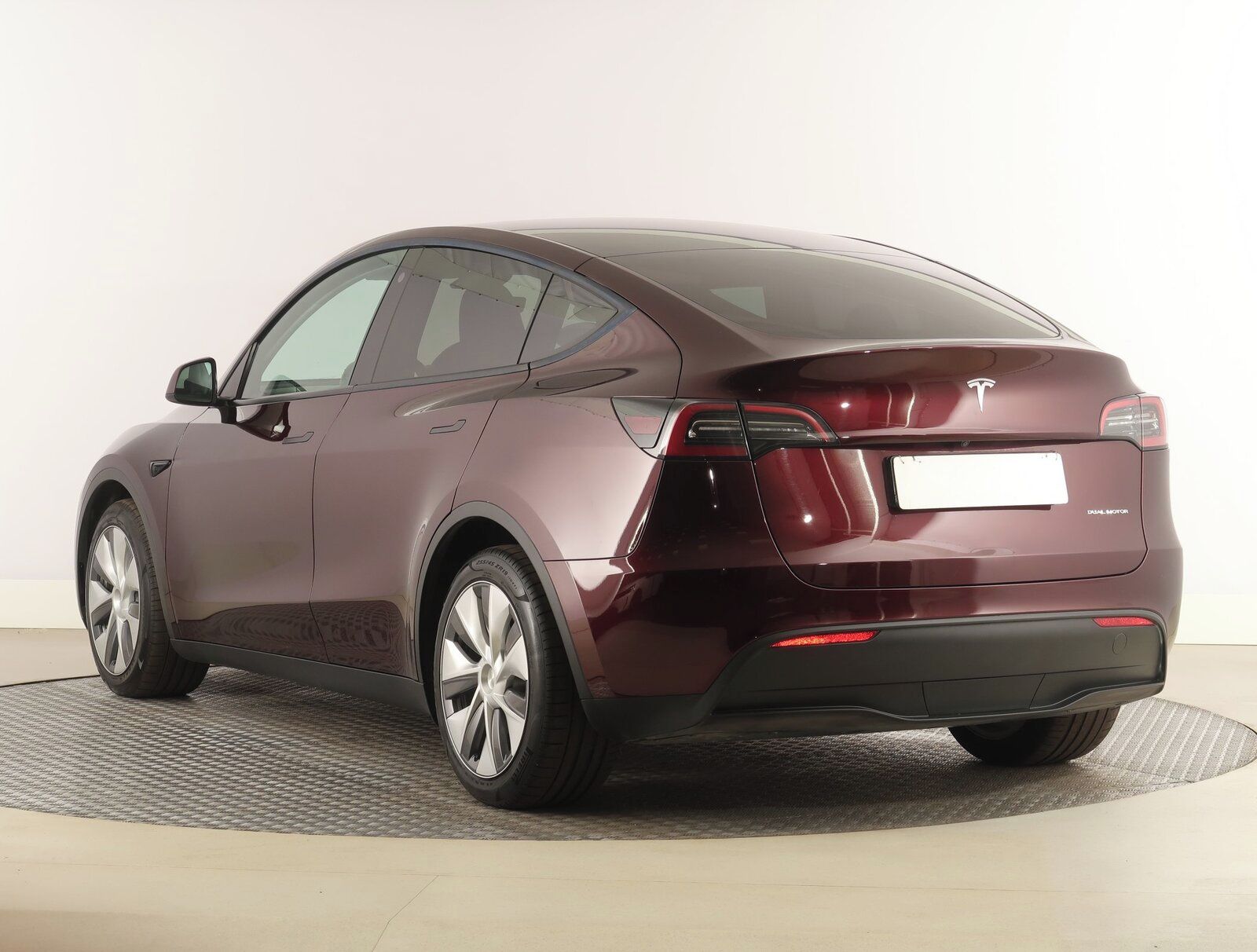Tesla Model Y, Long Range AWD 79kWh, SoH 91% - fotka 4