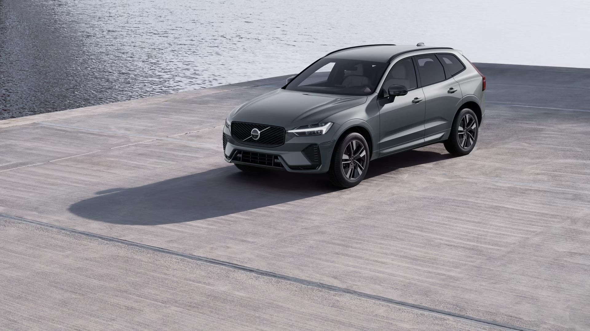 Volvo XC60, B5 AWD AUT DARK PLUS - fotka 2