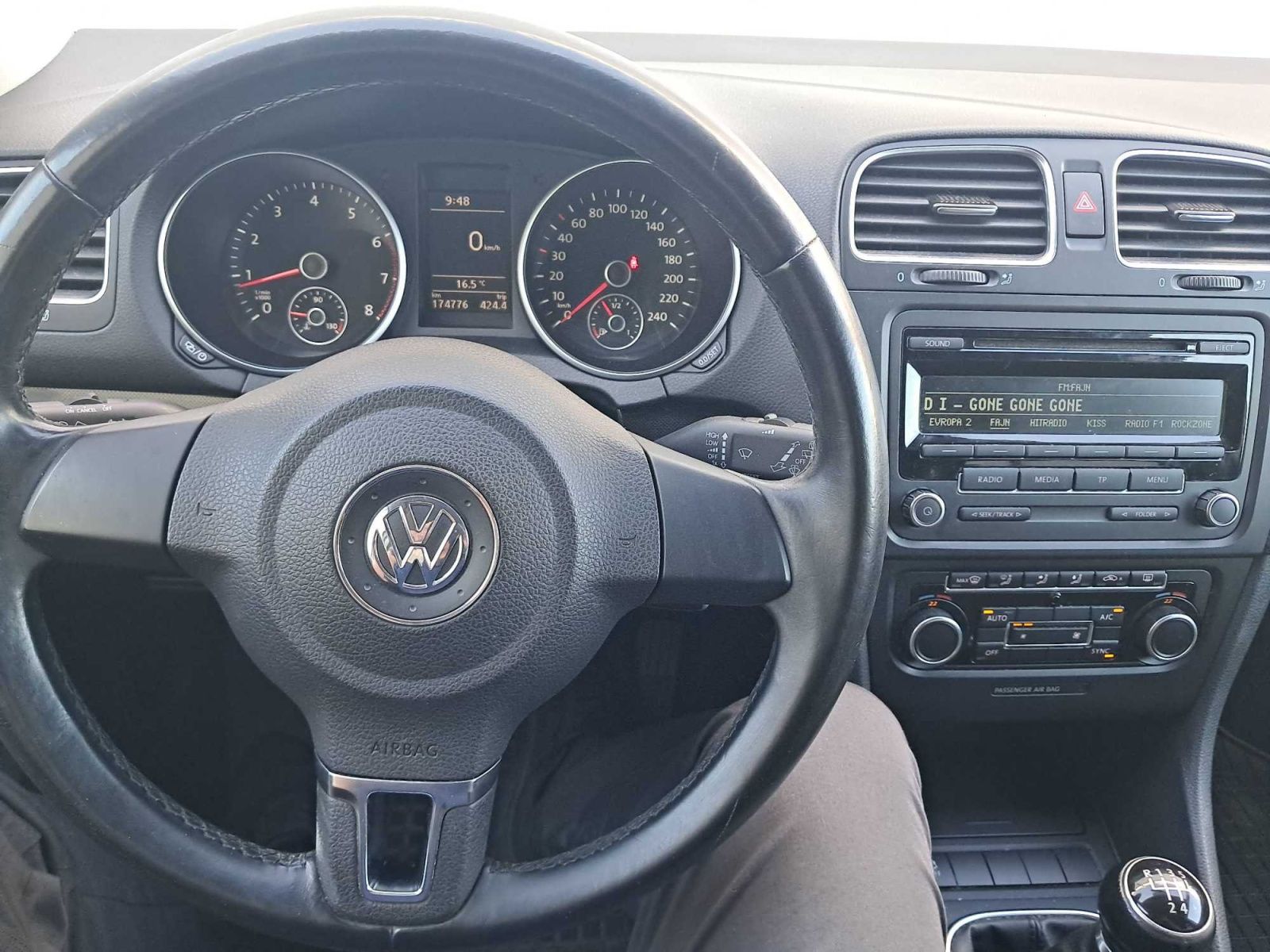 Volkswagen Golf, 1.2 TSI, Automatická klima - fotka 3