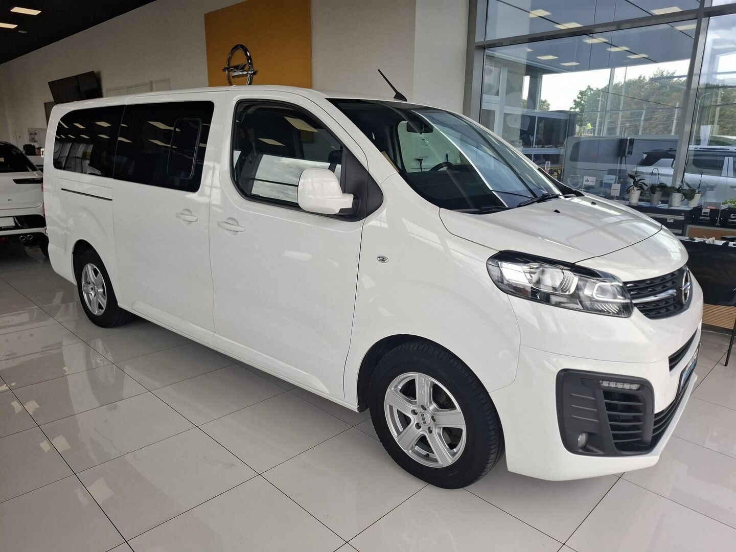 Opel Vivaro, 2.0 CDTi 106KW 8míst 2021 - fotka 2
