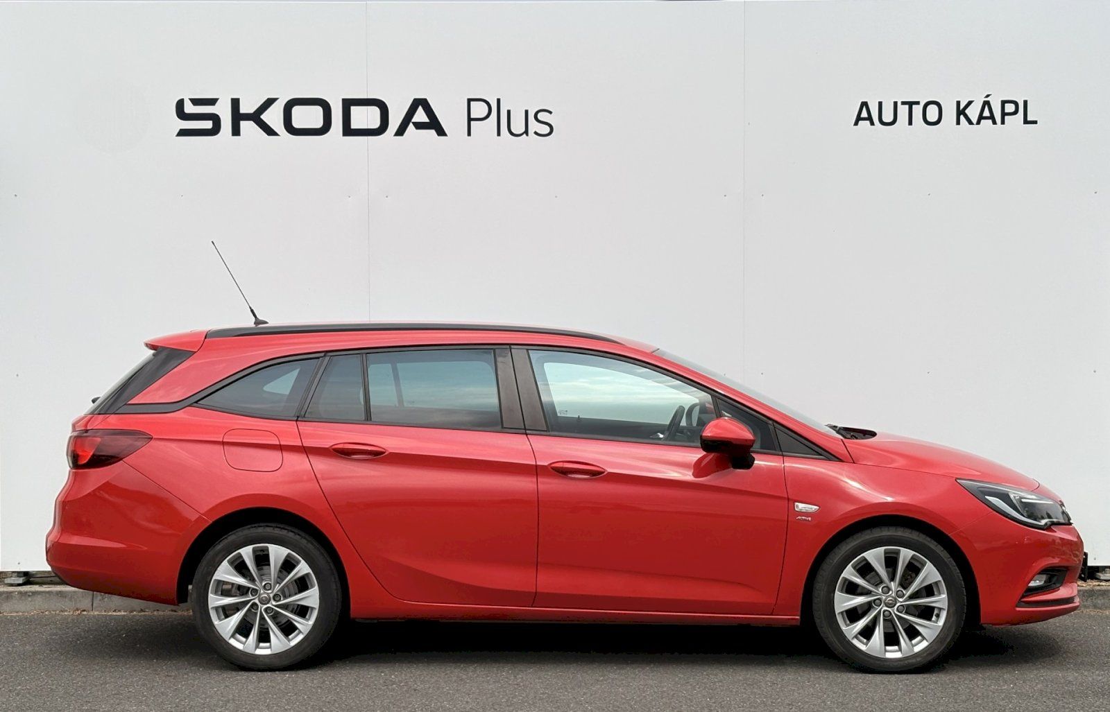 Opel Astra, 1.0 Turbo 77 kW Sports Tourer - fotka 6