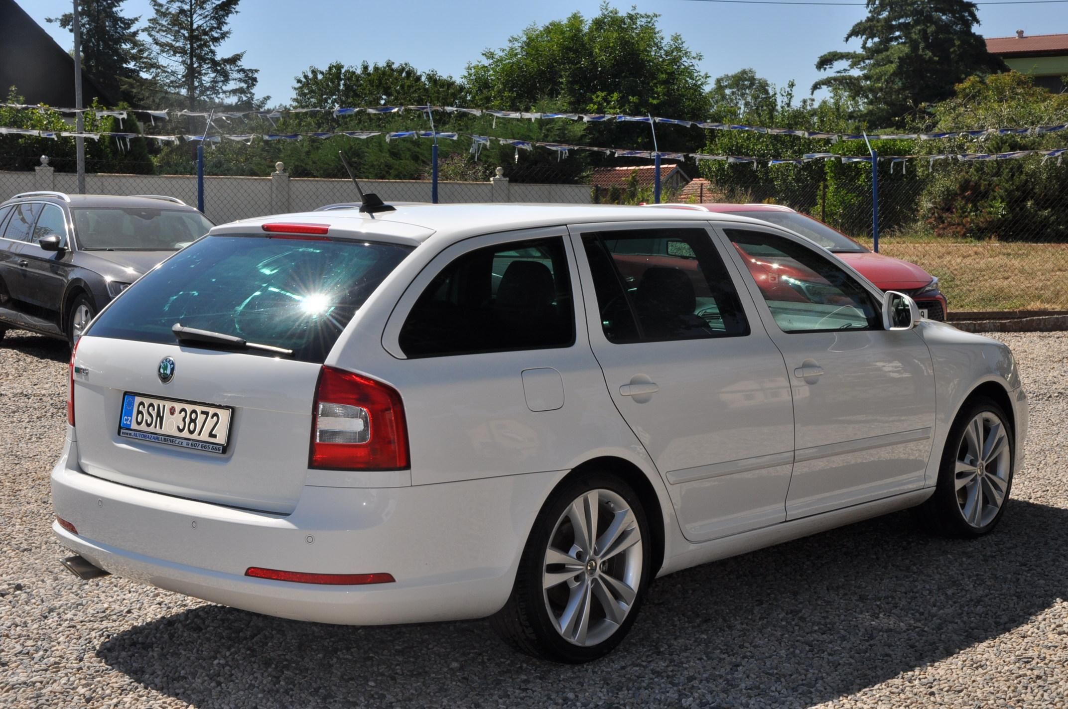 Škoda Octavia, II 2.0TDi 125kW KOMBI RS - fotka 3