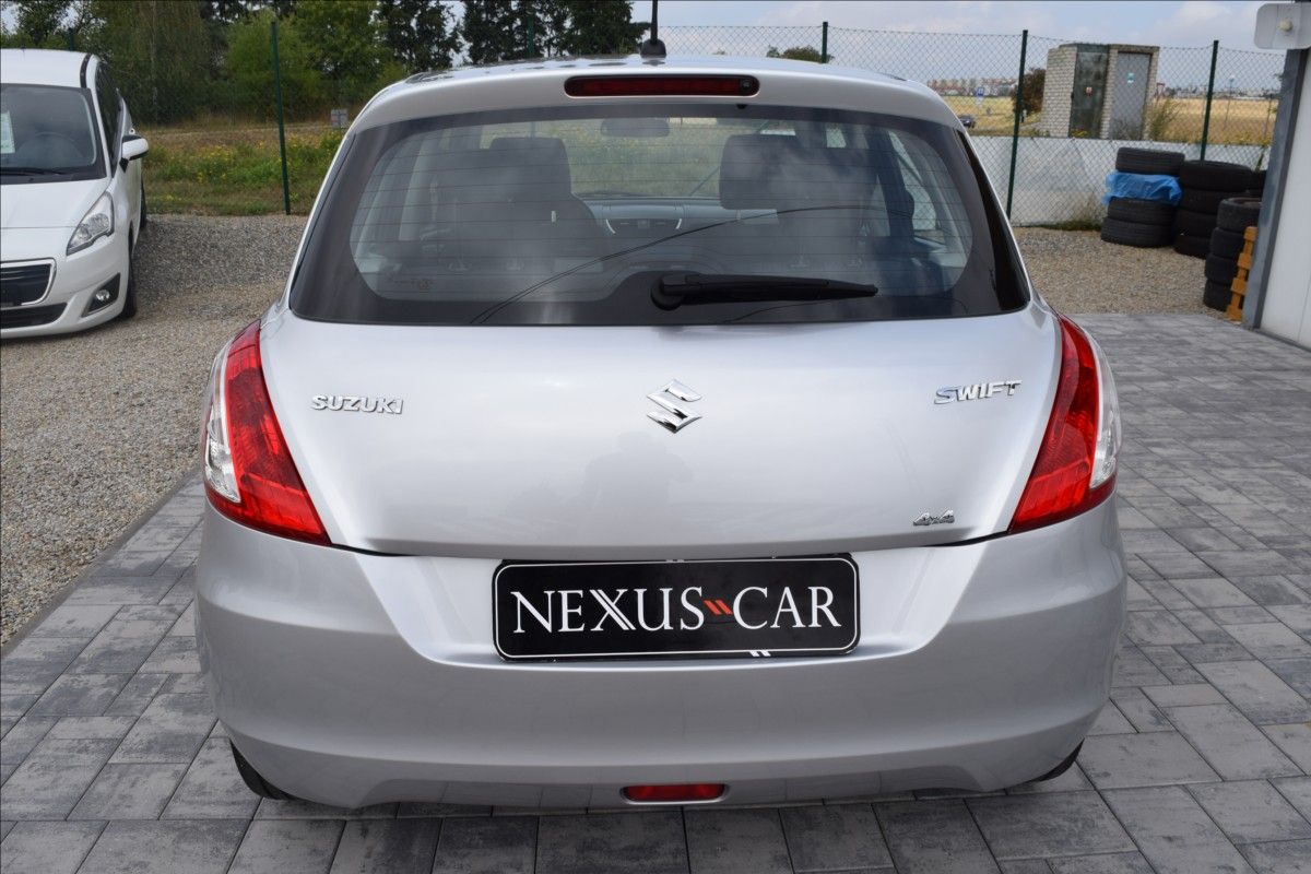 Suzuki Swift, 1,2 i 69KW 4X4 ALU KLIMA - fotka 6