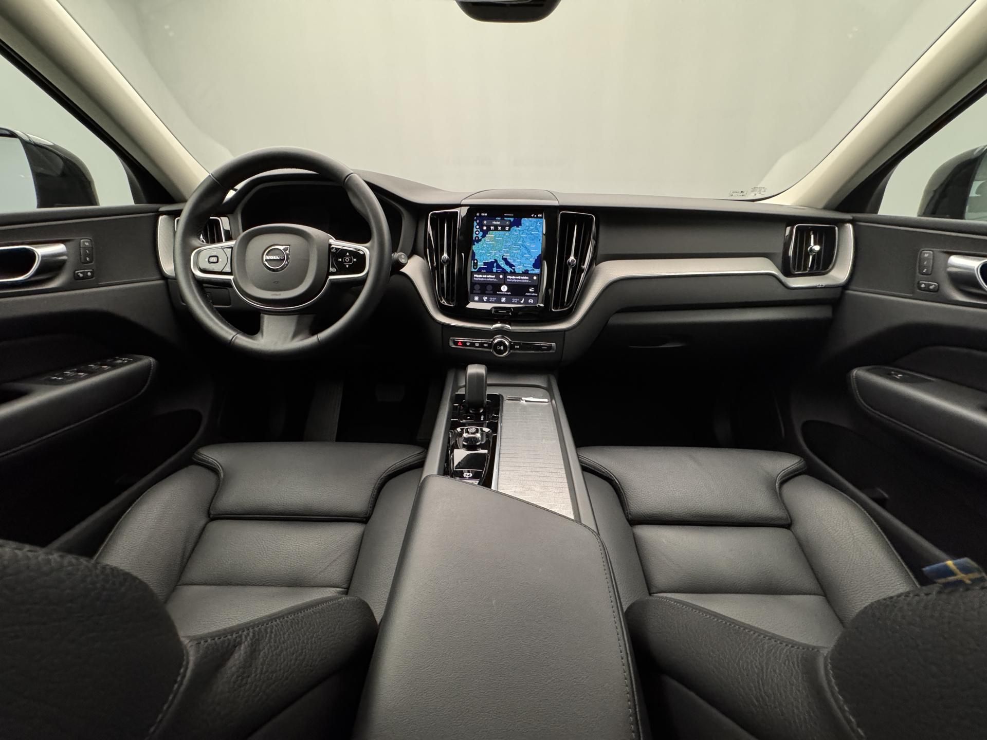 Volvo XC60, B5 AWD PLUS DARK CZ 1.maj - fotka 2