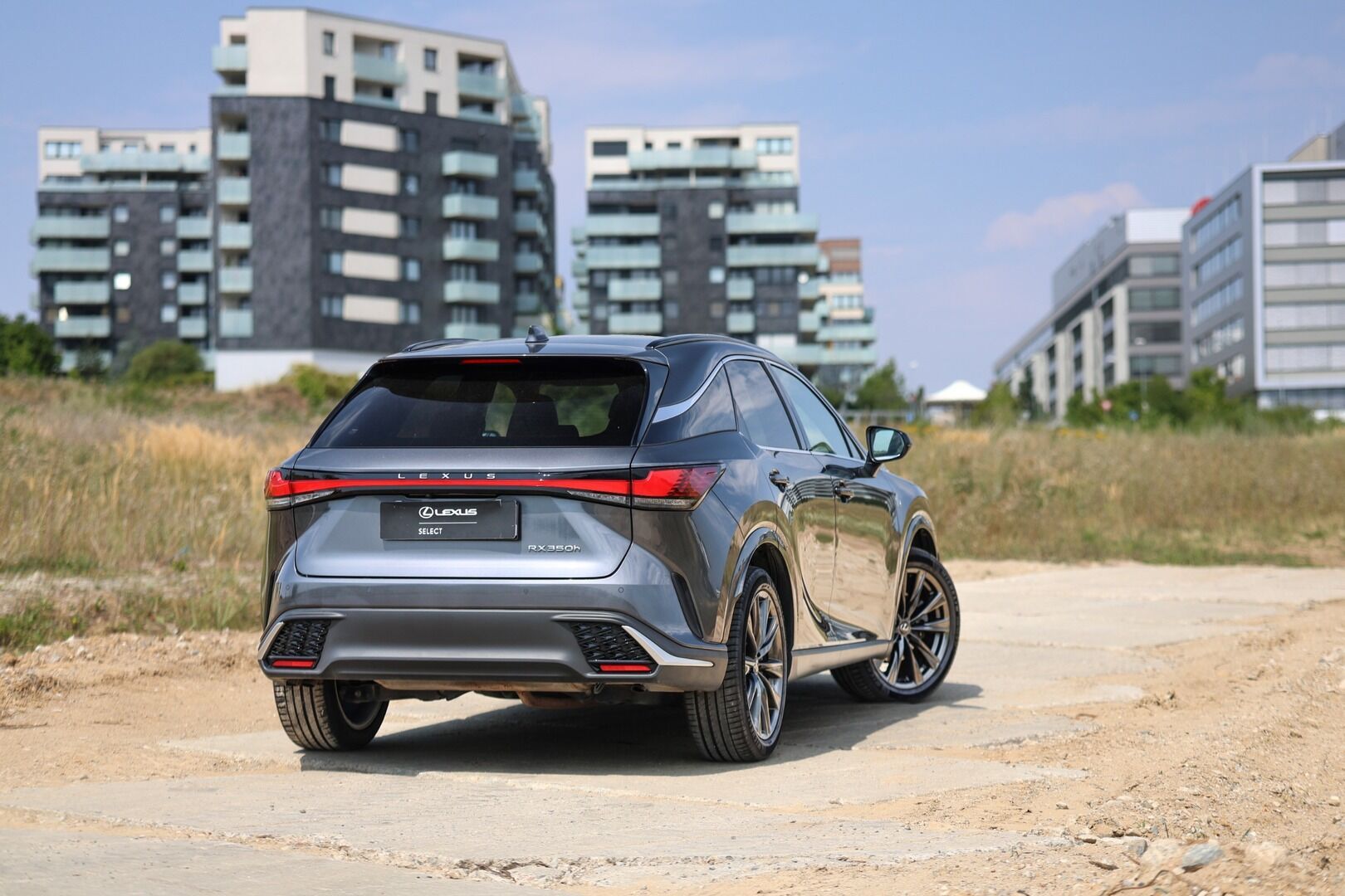 Lexus RX 350h, 350H 2,5 HEV F SPORT DESIGN - fotka 4
