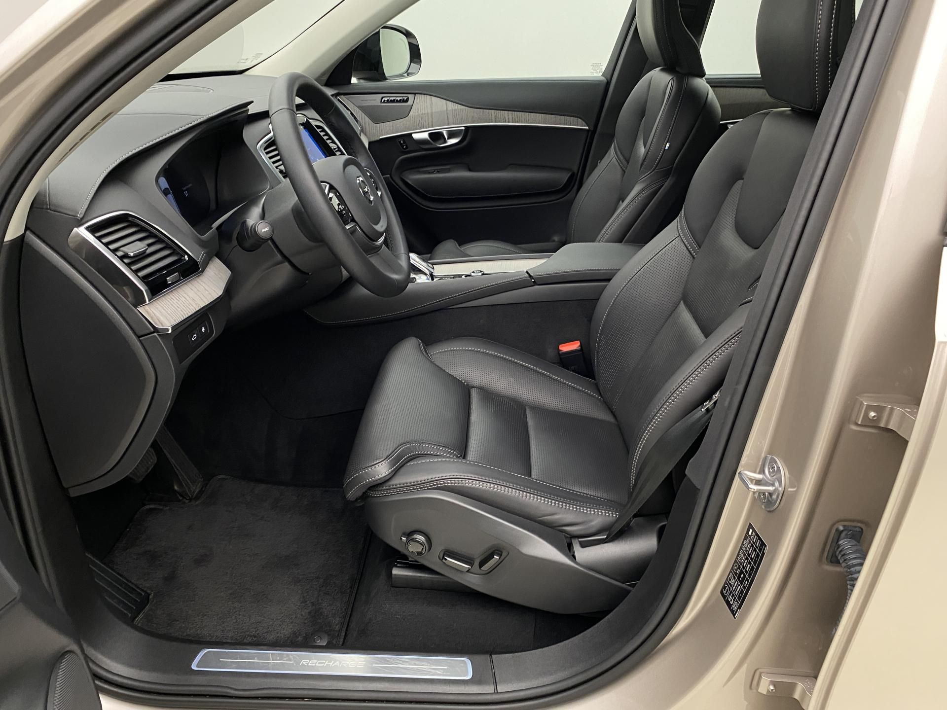 Volvo XC90, T8 AWD RECHARGE PLUS DARK - fotka 3