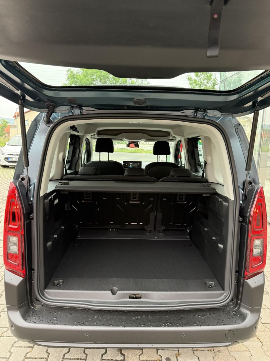 Citroën Berlingo, PLUS Petrol 110k Manual - fotka 6