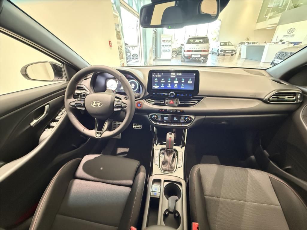 Hyundai i30, 1,6 T DCT  HB Go Czech N Line - fotka 5