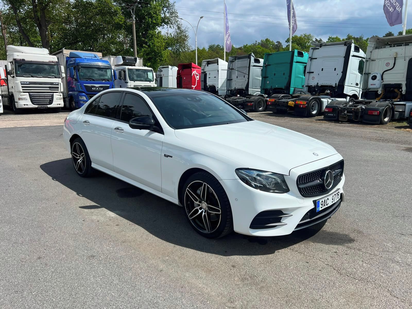 Mercedes-Benz Třídy E, AMG 43 OPTIC Autom. Pano, HUD - fotka 2